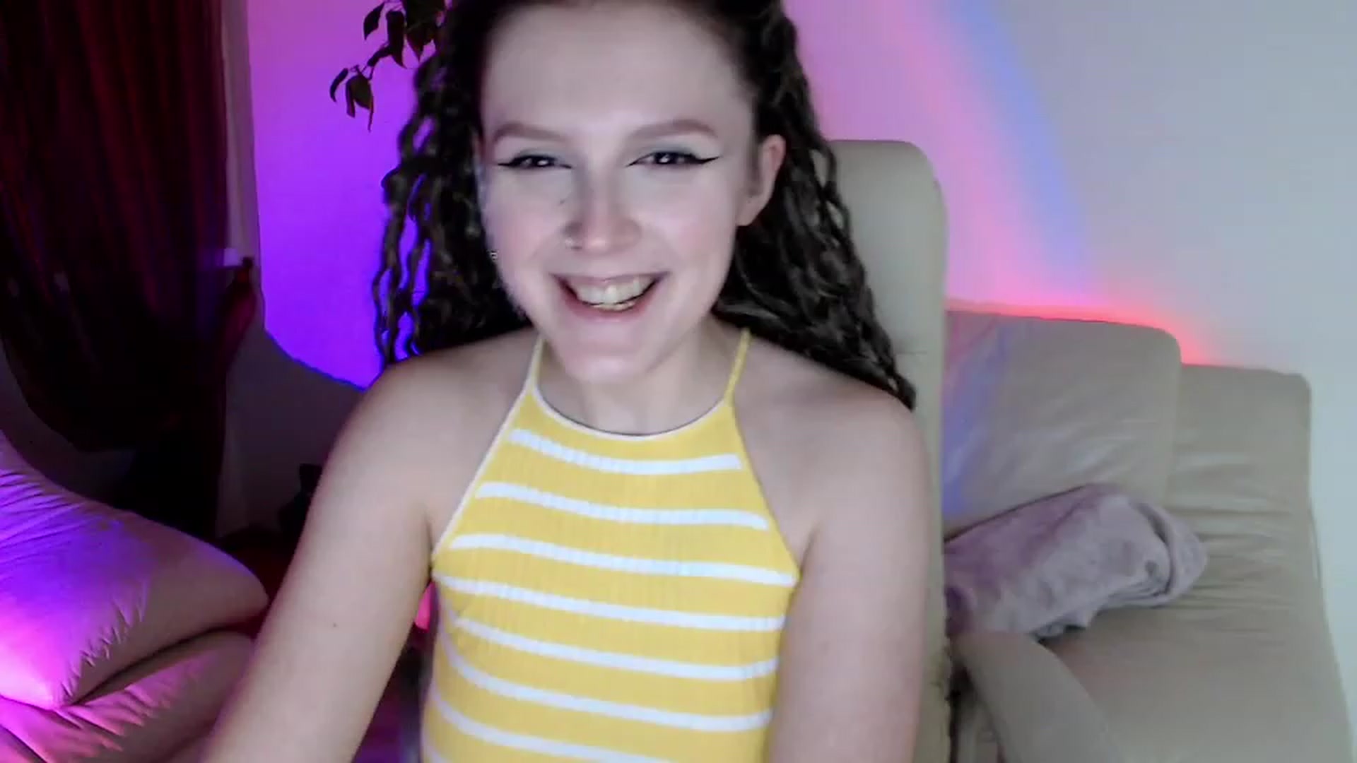 Gallery image thumbnail from Rebecca_Kitty's myfreecams stream on, 11/19/2022, 01:18 image 5 of 20