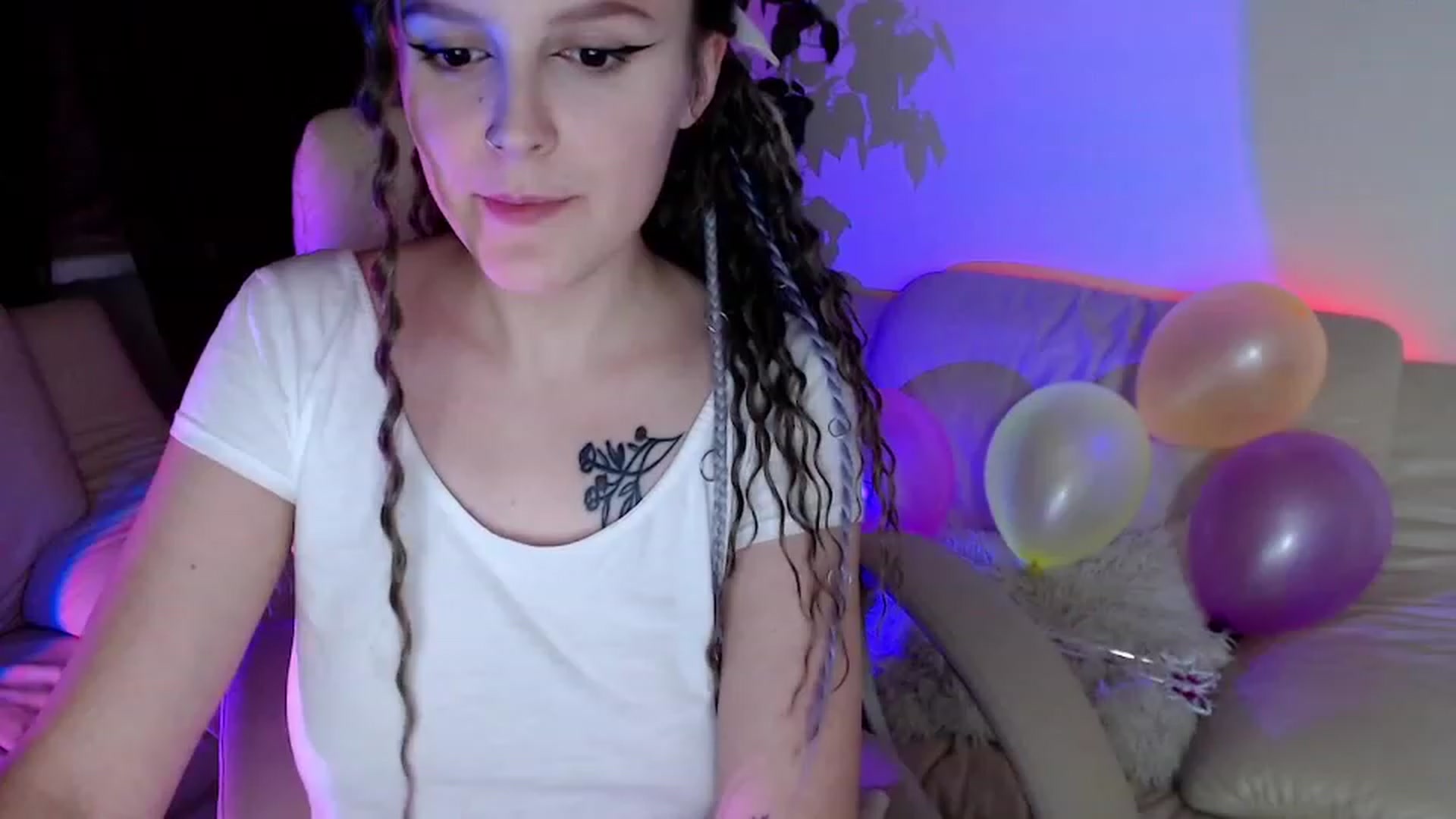 Gallery image thumbnail from Rebecca_Kitty's myfreecams stream on, 11/19/2022, 21:59 image 4 of 20