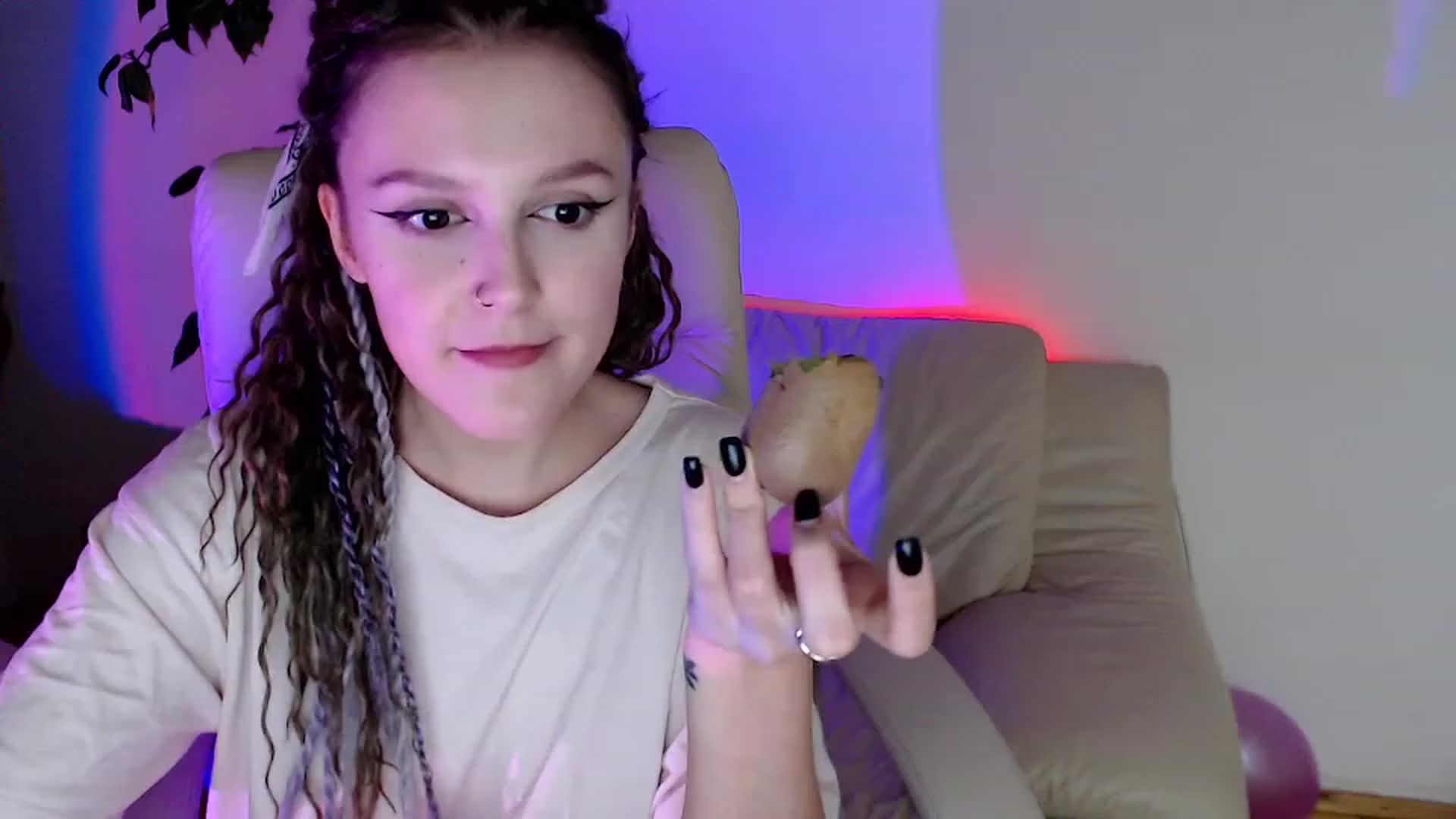 Gallery image thumbnail from Rebecca_Kitty's myfreecams stream on, 11/20/2022, 02:57 image 5 of 20