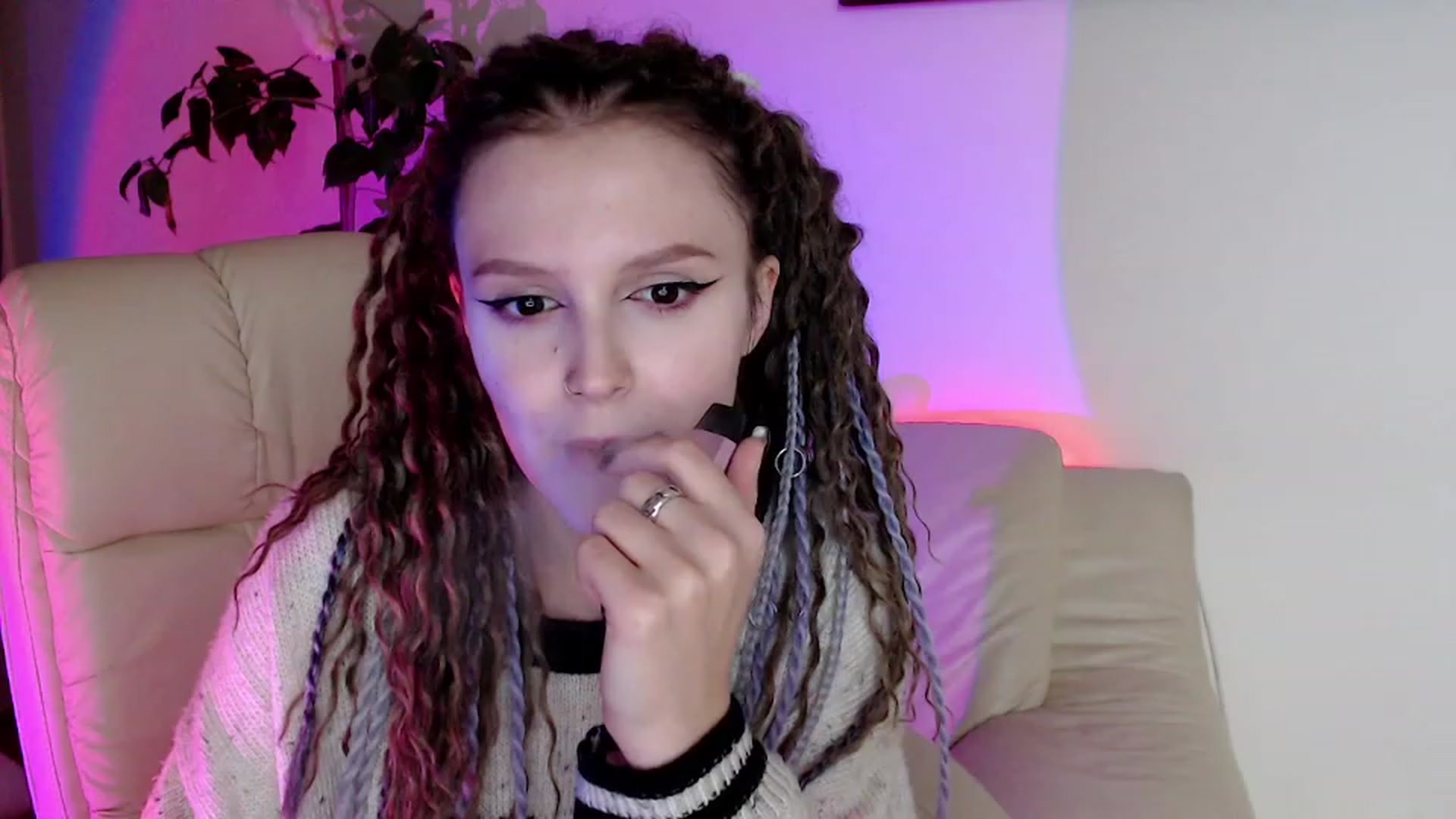 Gallery image thumbnail from Rebecca_Kitty's myfreecams stream on, 11/20/2022, 23:46 image 13 of 20