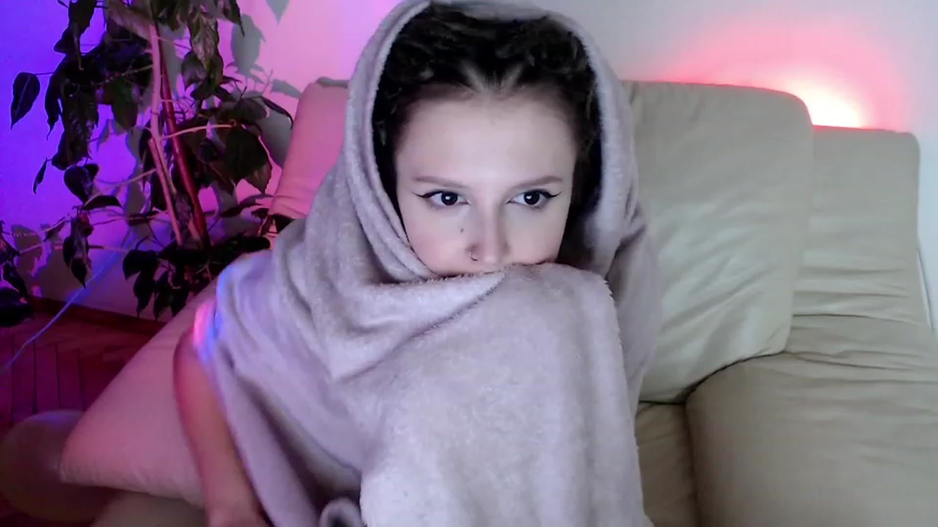 Gallery image thumbnail from Rebecca_Kitty's myfreecams stream on, 11/23/2022, 04:03 image 5 of 20