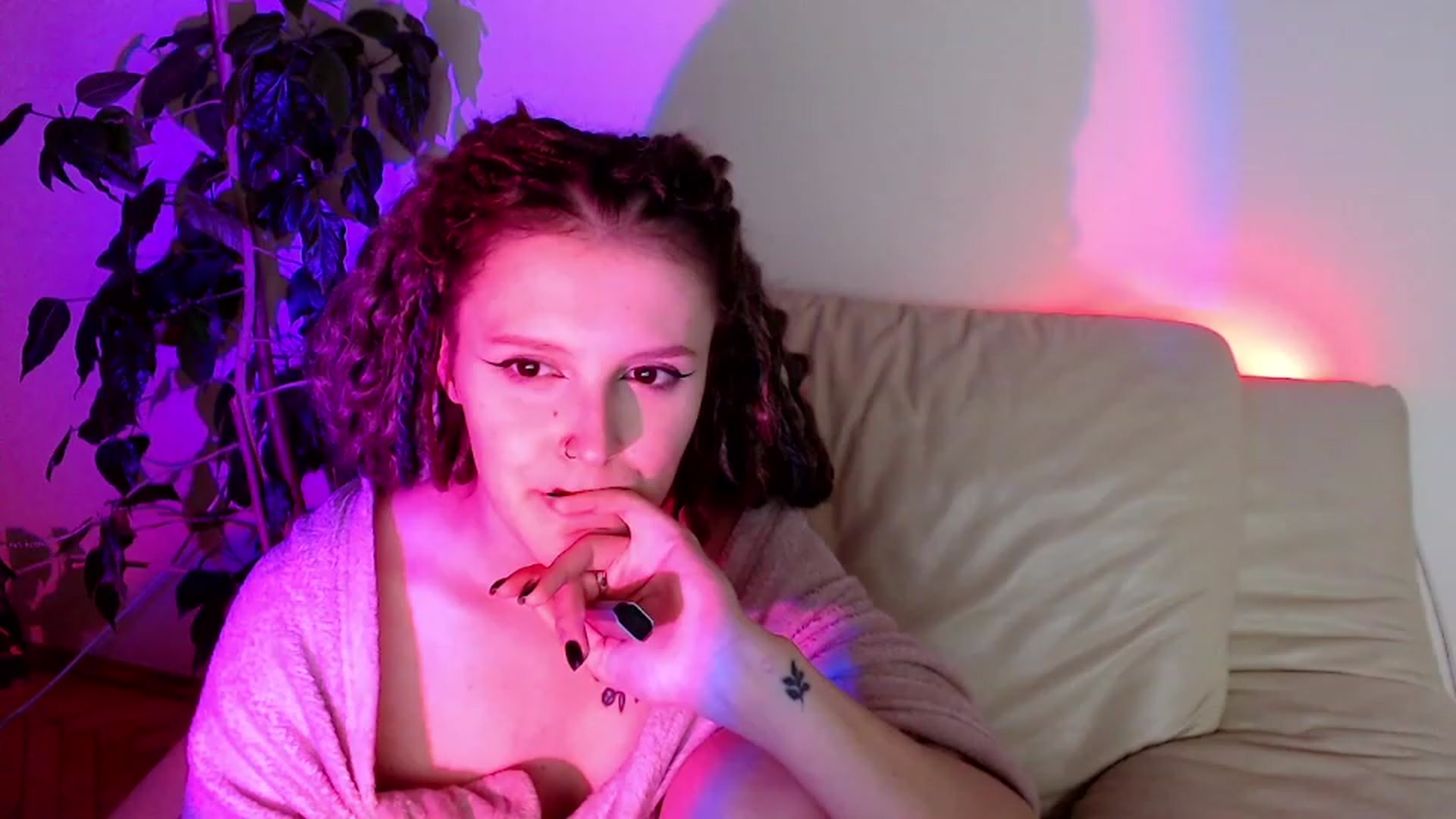 Gallery image thumbnail from Rebecca_Kitty's myfreecams stream on, 11/23/2022, 04:03 image 11 of 20