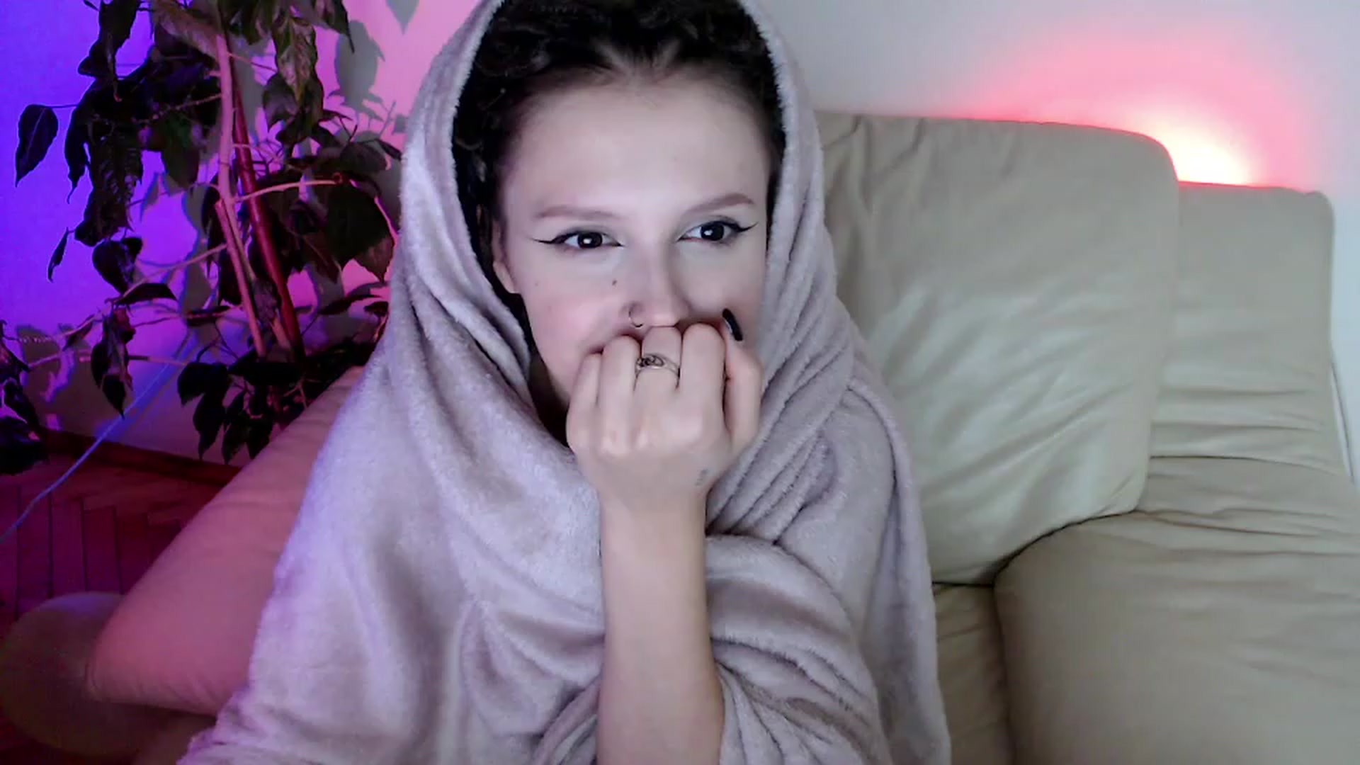 Gallery image thumbnail from Rebecca_Kitty's myfreecams stream on, 11/23/2022, 04:03 image 4 of 20