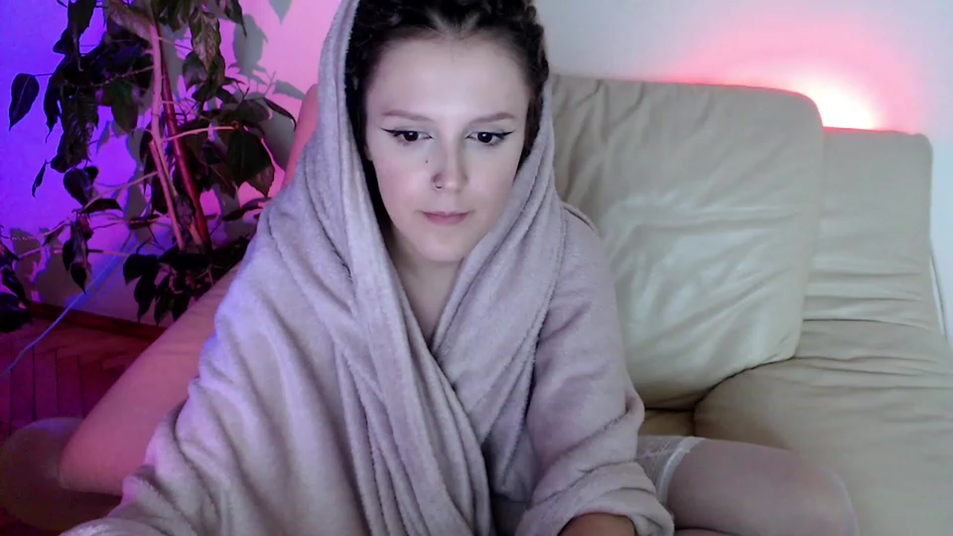 Gallery image thumbnail from Rebecca_Kitty's myfreecams stream on, 11/23/2022, 04:03 image 6 of 20