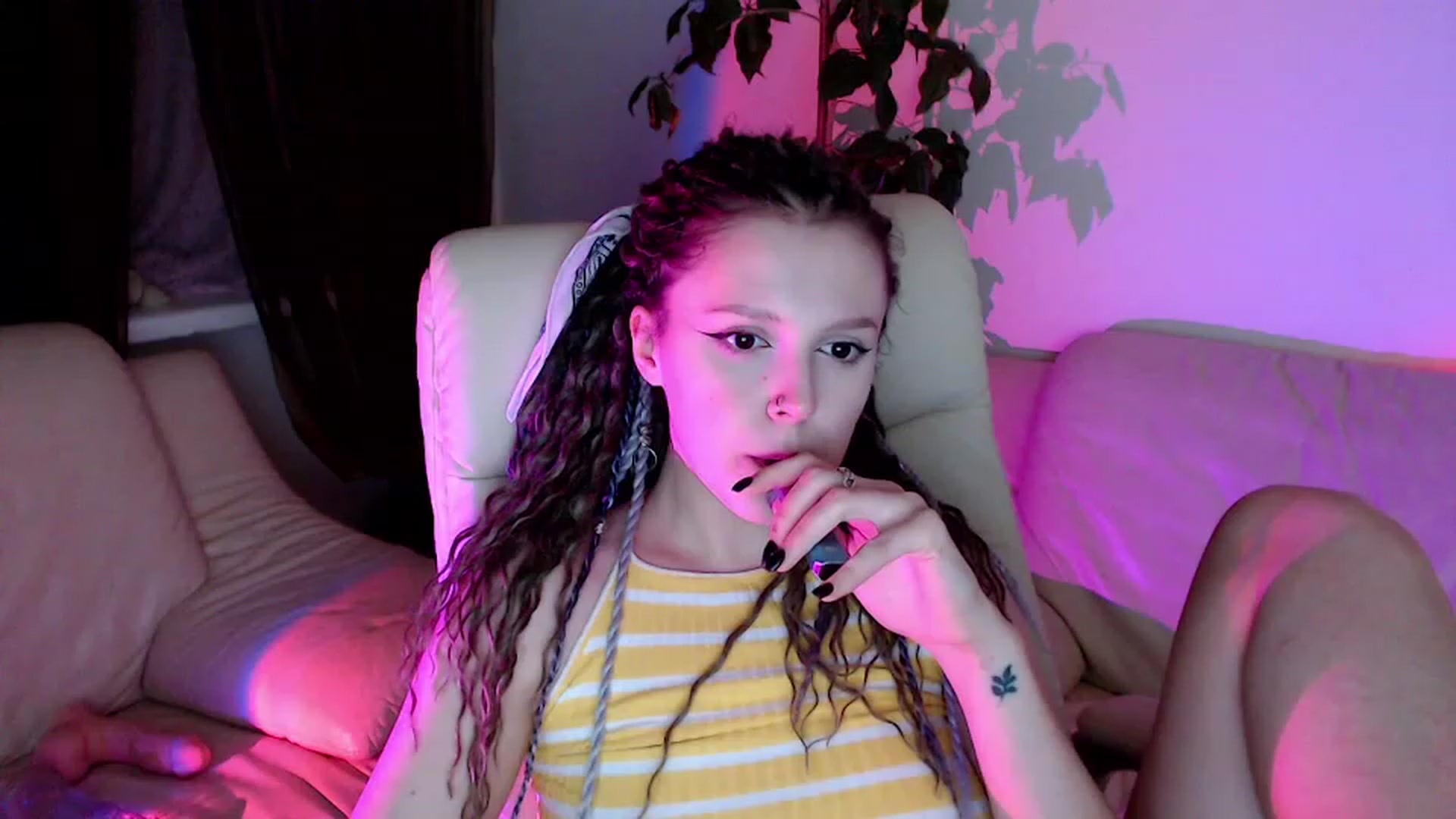 Gallery image thumbnail from Rebecca_Kitty's myfreecams stream on, 11/23/2022, 23:28 image 17 of 20