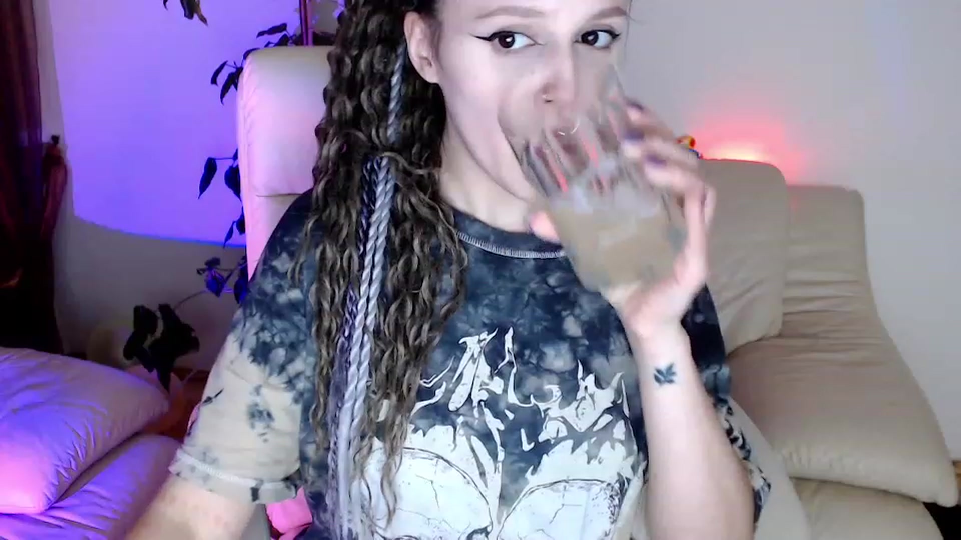 Gallery image thumbnail from Rebecca_Kitty's myfreecams stream on, 11/27/2022, 02:24 image 10 of 20
