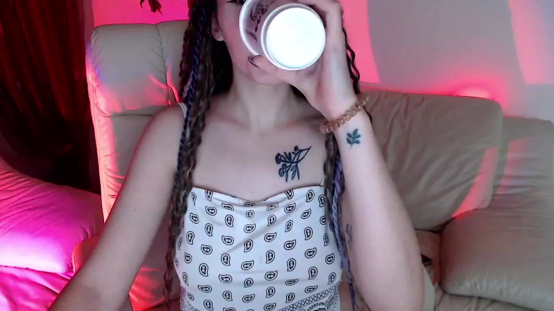 Gallery image thumbnail from Rebecca_Kitty's myfreecams stream on, 11/28/2022, 22:21 image 3 of 20