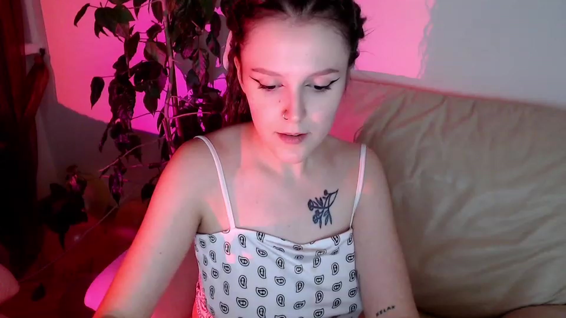 Gallery image thumbnail from Rebecca_Kitty's myfreecams stream on, 11/28/2022, 23:45 image 16 of 20