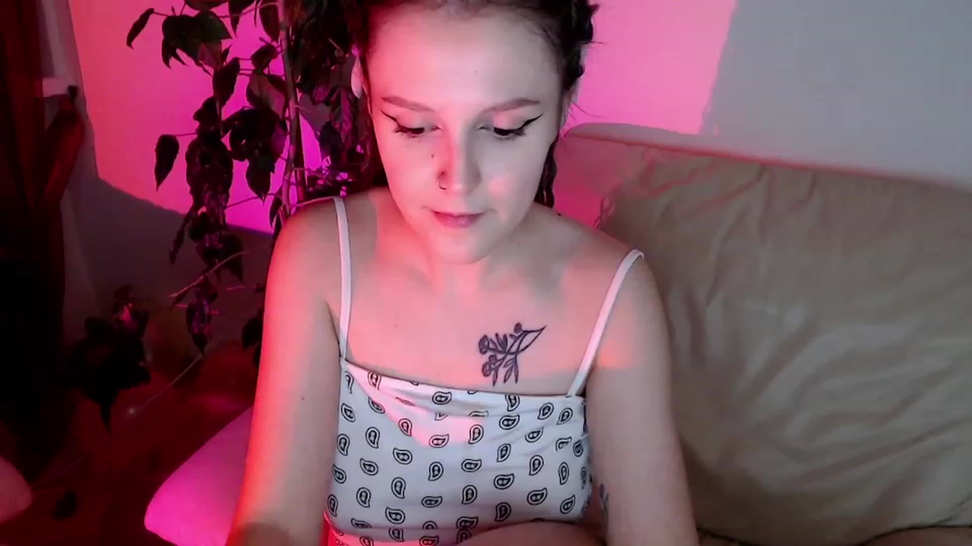 Gallery image thumbnail from Rebecca_Kitty's myfreecams stream on, 11/29/2022, 24:04 image 2 of 20