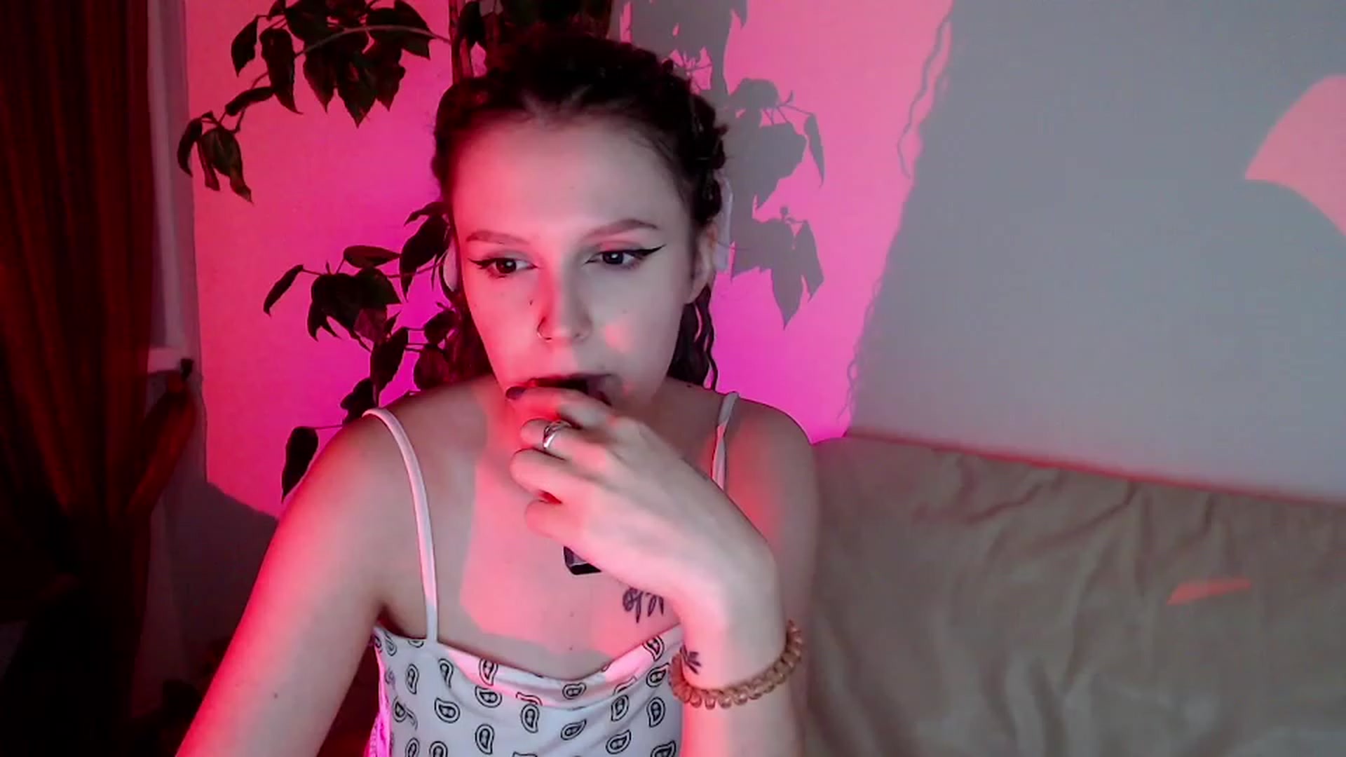 Gallery image thumbnail from Rebecca_Kitty's myfreecams stream on, 11/29/2022, 24:04 image 16 of 20