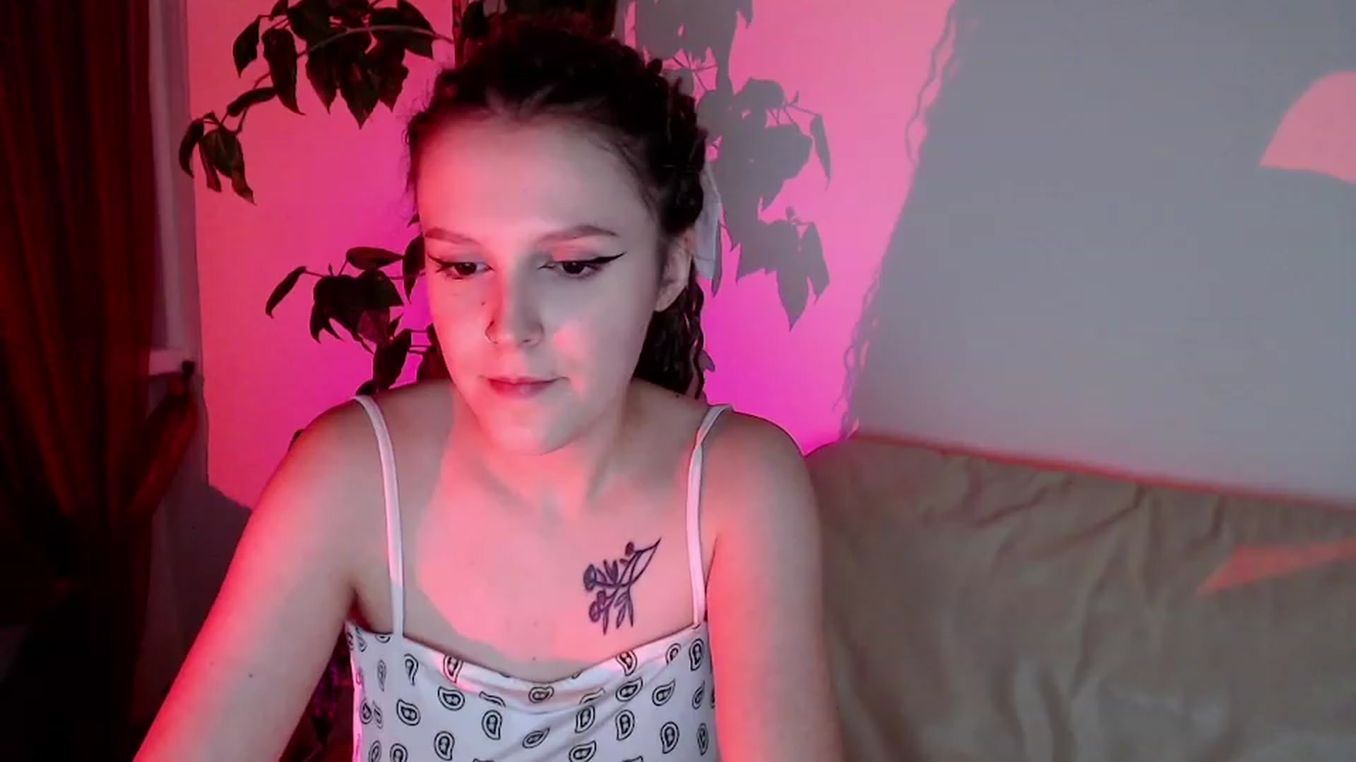 Gallery image thumbnail from Rebecca_Kitty's myfreecams stream on, 11/29/2022, 24:04 image 15 of 20