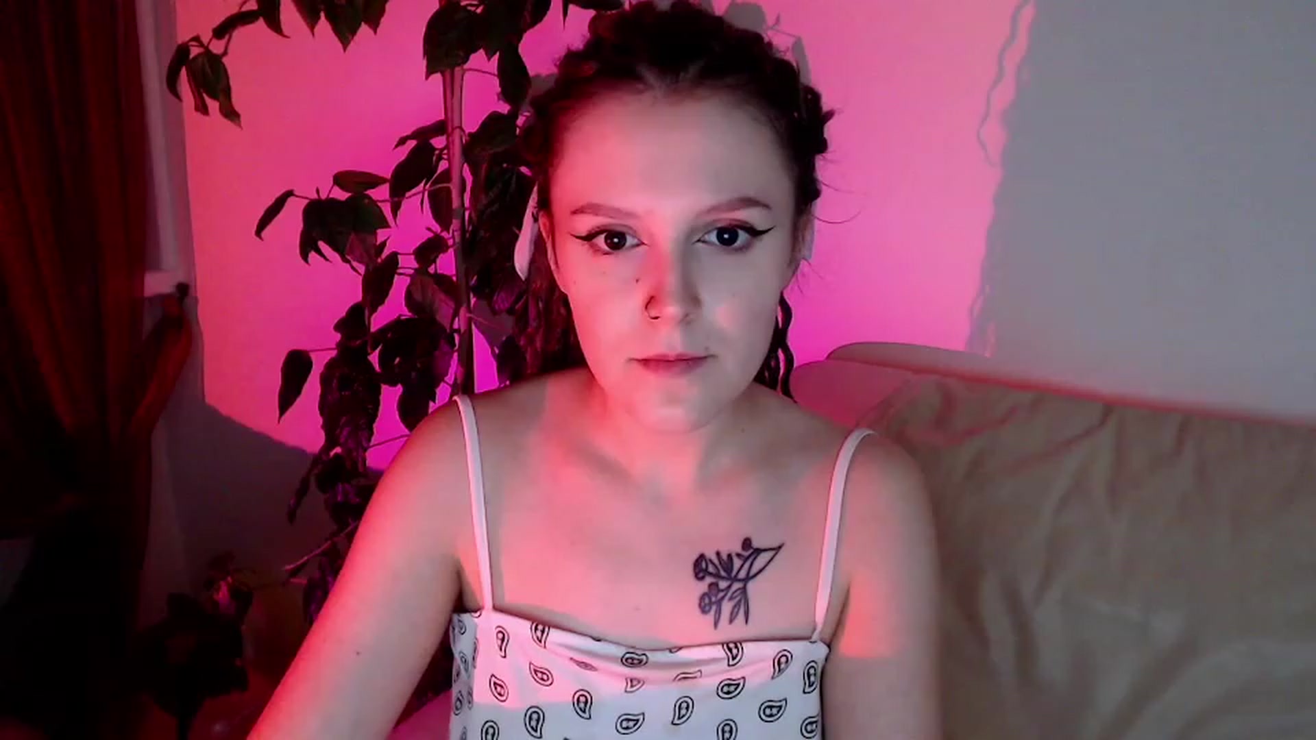 Gallery image thumbnail from Rebecca_Kitty's myfreecams stream on, 11/29/2022, 24:43 image 7 of 20