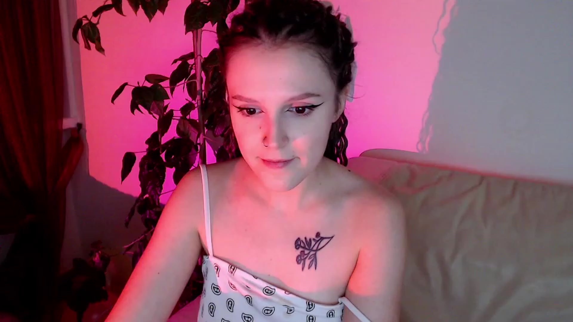 Gallery image thumbnail from Rebecca_Kitty's myfreecams stream on, 11/29/2022, 24:43 image 4 of 20