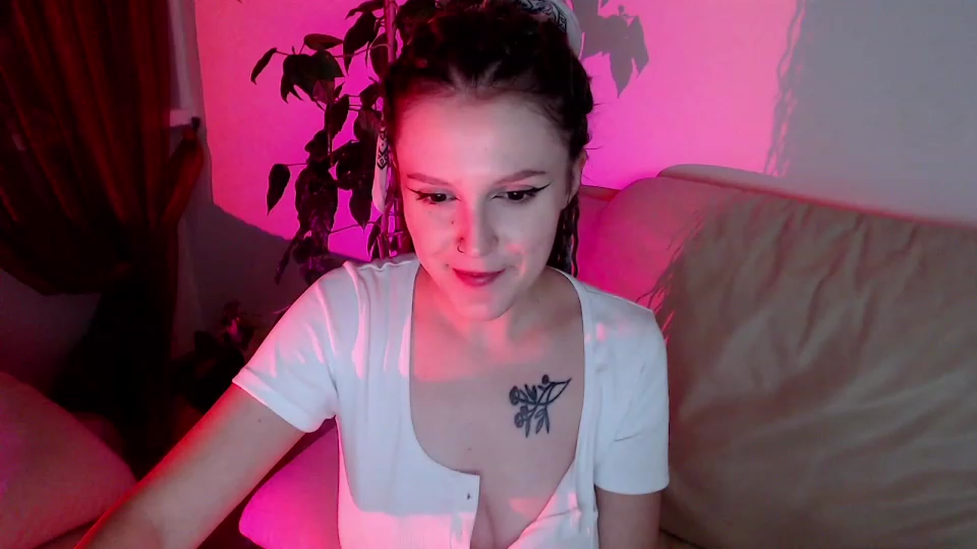 Gallery image thumbnail from Rebecca_Kitty's myfreecams stream on, 11/29/2022, 01:53 image 14 of 20