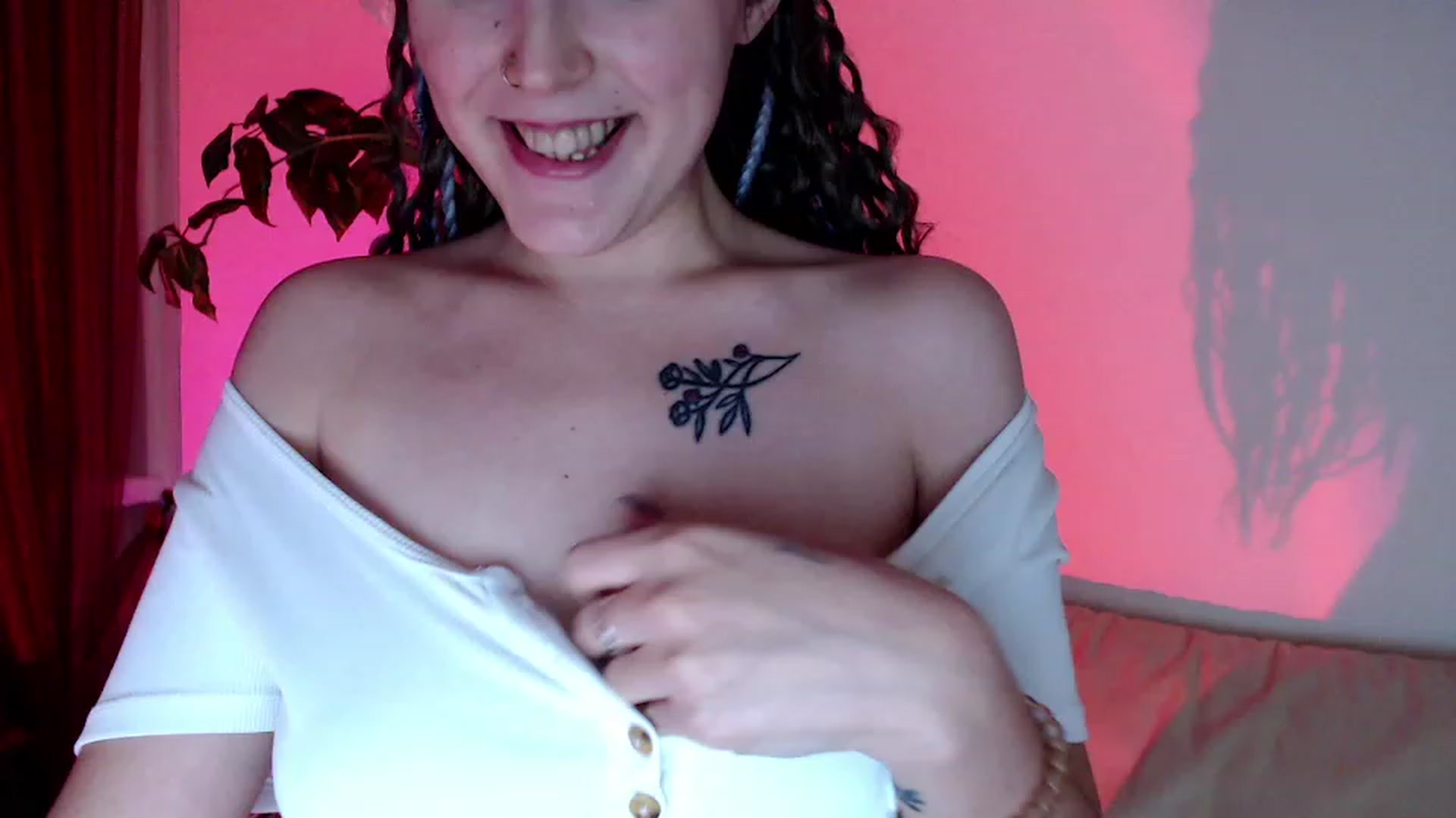 Gallery image thumbnail from Rebecca_Kitty's myfreecams stream on, 11/29/2022, 05:01 image 6 of 20