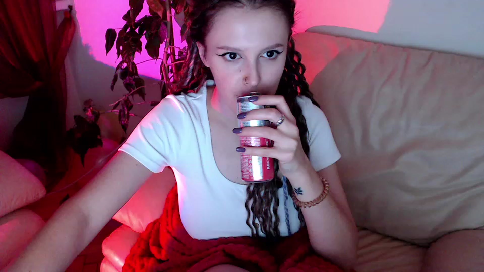 Gallery image thumbnail from Rebecca_Kitty's myfreecams stream on, 11/29/2022, 05:29 image 20 of 20