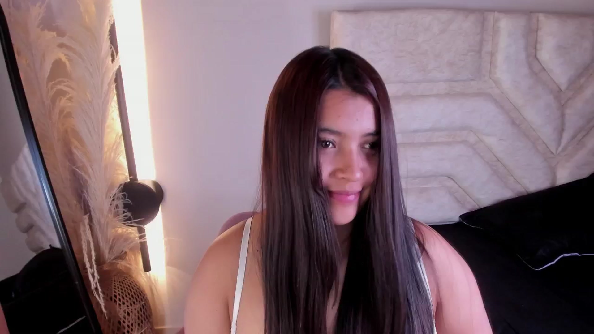Gallery image thumbnail from Rebecca__'s myfreecams stream on, 07/02/2025, 11:37 image 13 of 20