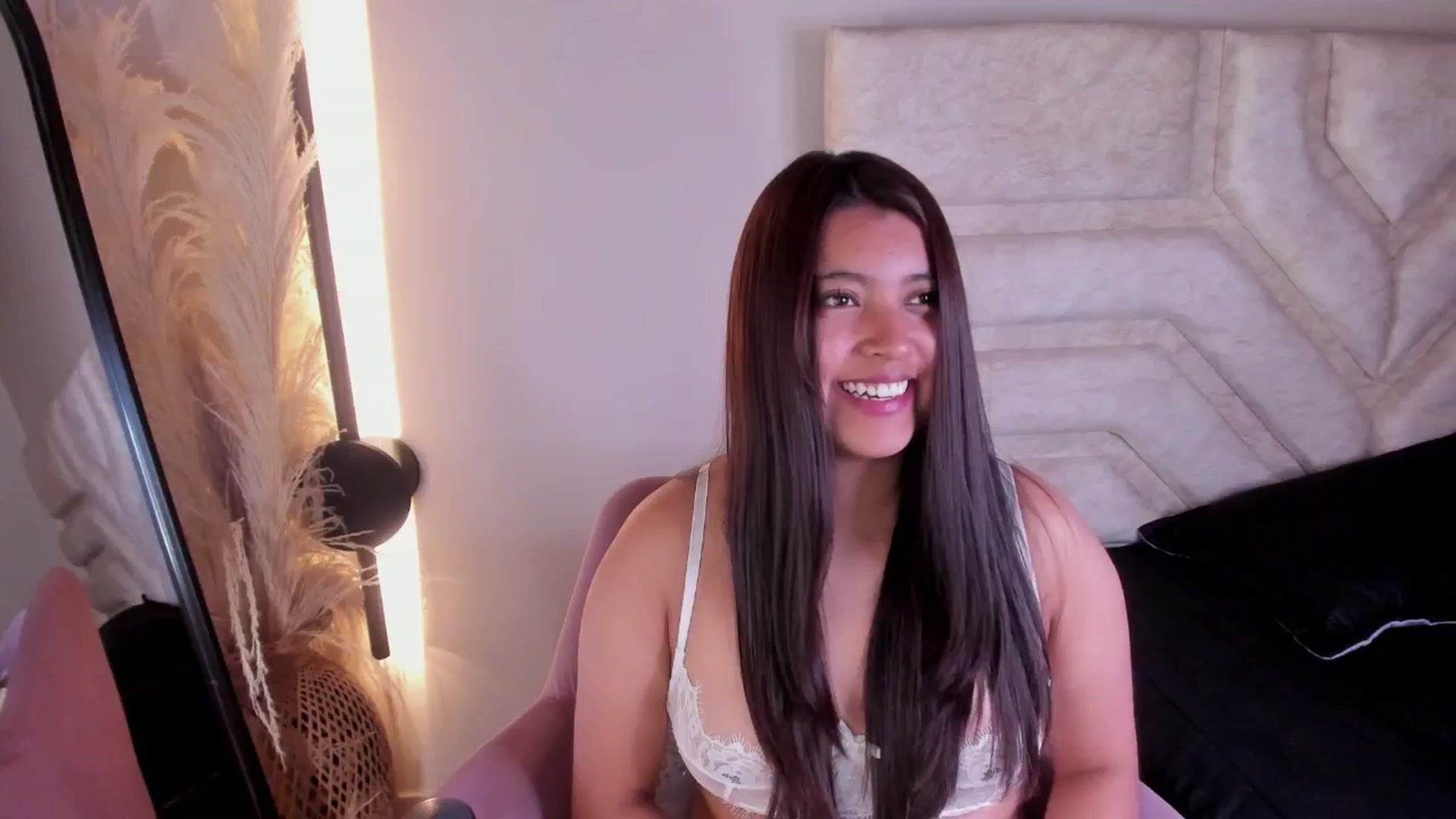 Gallery image thumbnail from Rebecca__'s myfreecams stream on, 07/02/2025, 11:37 image 12 of 20