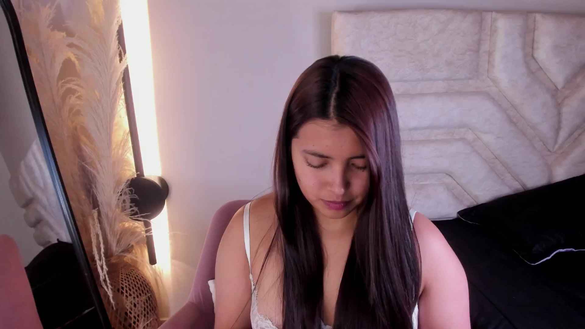 Gallery image thumbnail from Rebecca__'s myfreecams stream on, 07/02/2025, 11:37 image 7 of 20