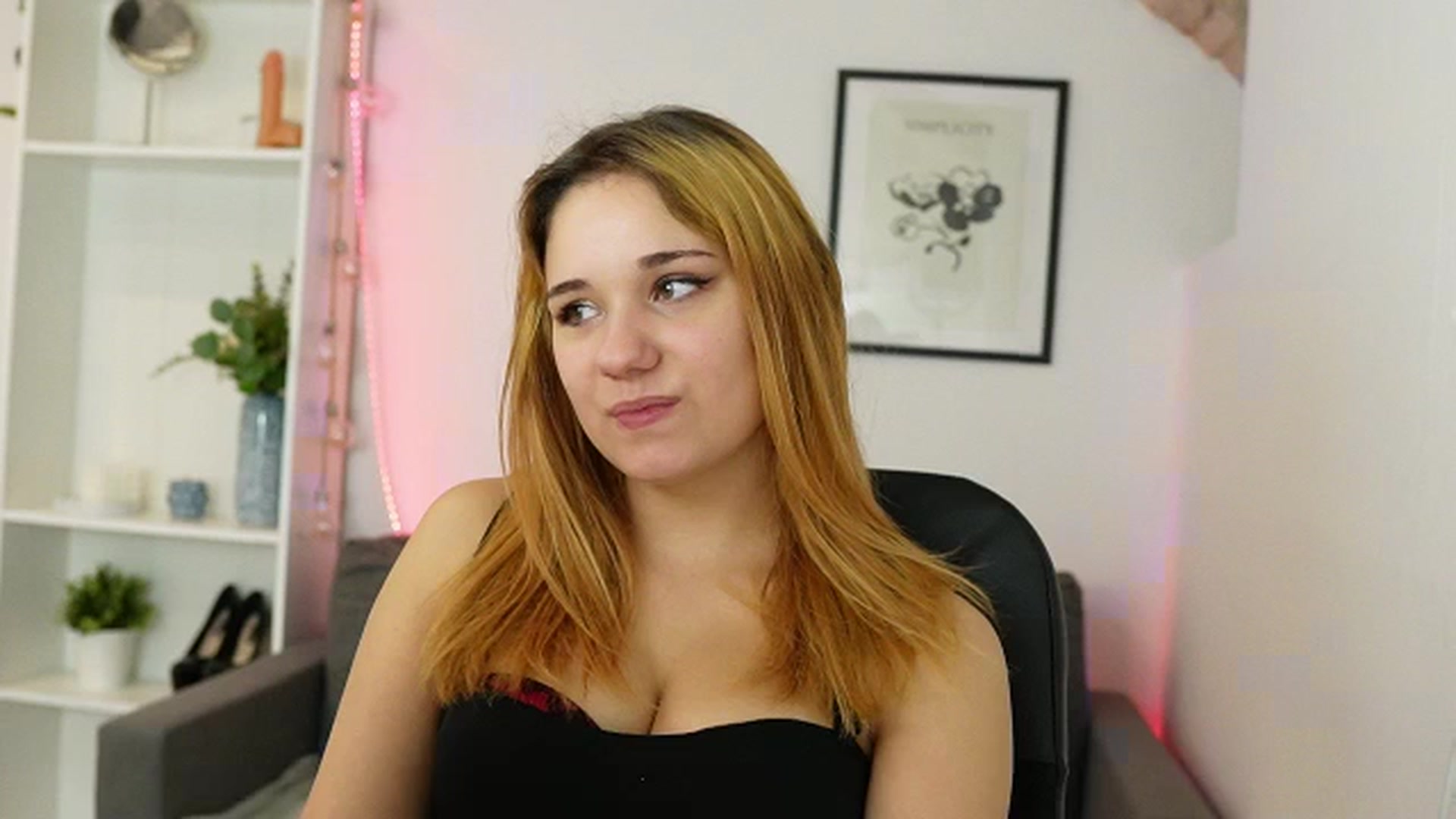 Gallery image thumbnail from Rebel__Lynn's myfreecams stream on, 01/02/2024, 10:18 image 4 of 20