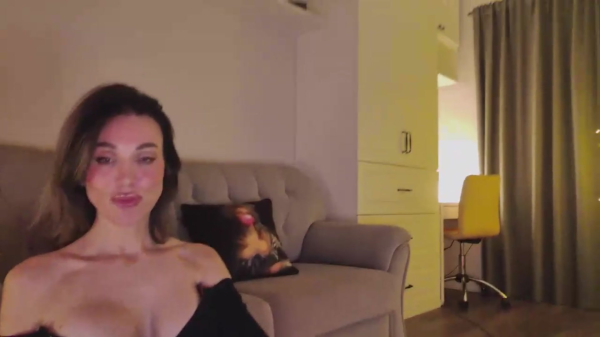 Gallery image thumbnail from RecklessHelen's myfreecams stream on, 10/03/2026, 11:24 image 9 of 20
