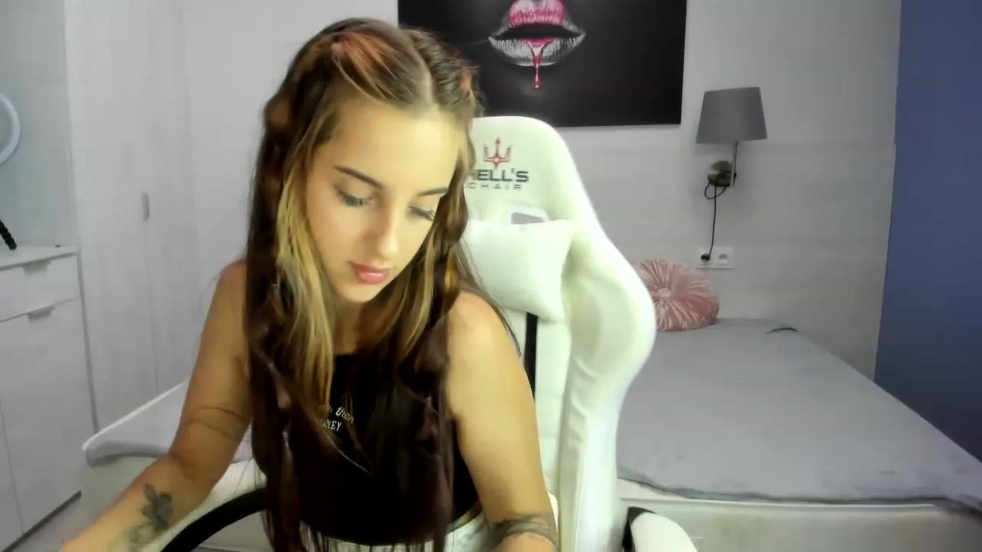 Gallery image thumbnail from RedAmethystt's myfreecams stream on, 07/16/2023, 16:14 image 16 of 20