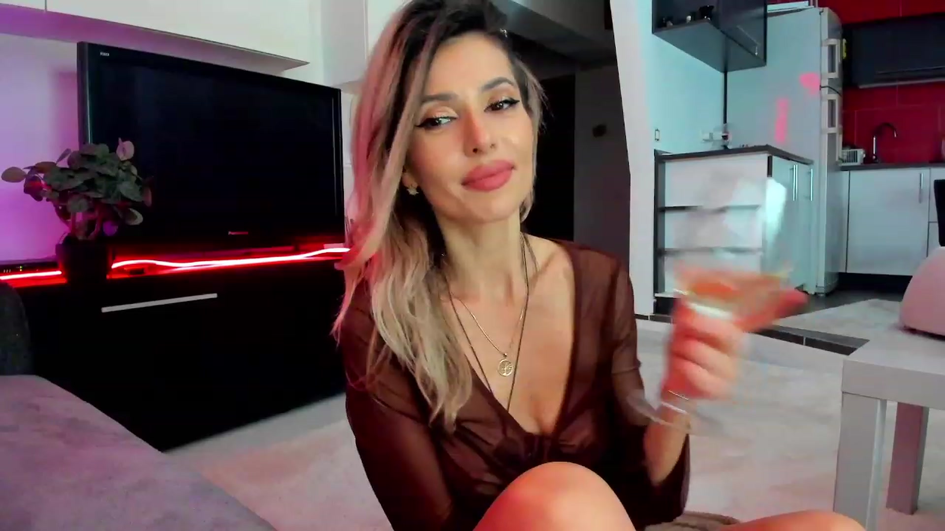 Gallery image thumbnail from RedButtMonkey's myfreecams stream on, 03/14/2024, 01:14 image 15 of 20