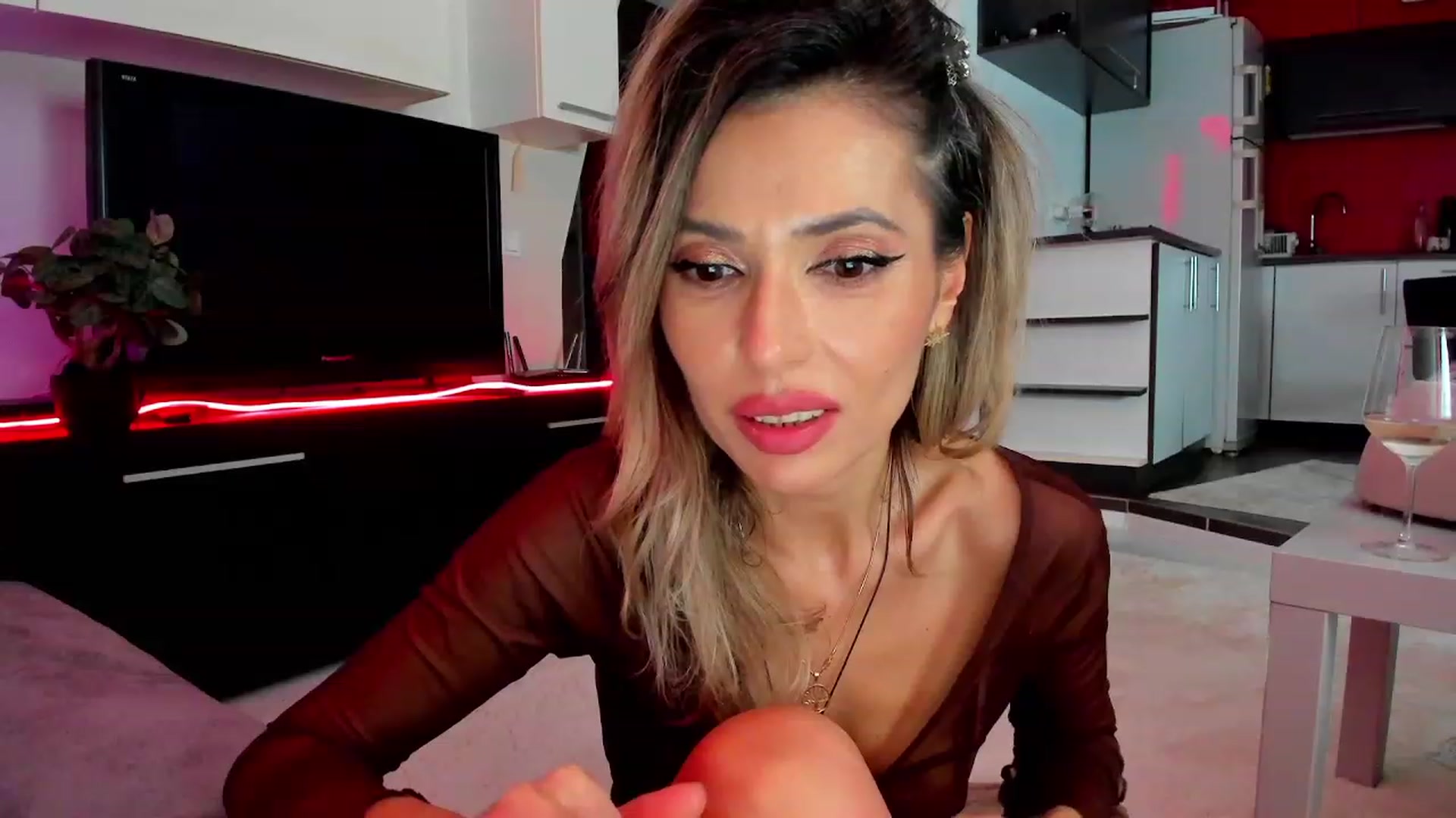 Gallery image thumbnail from RedButtMonkey's myfreecams stream on, 03/14/2024, 01:14 image 13 of 20