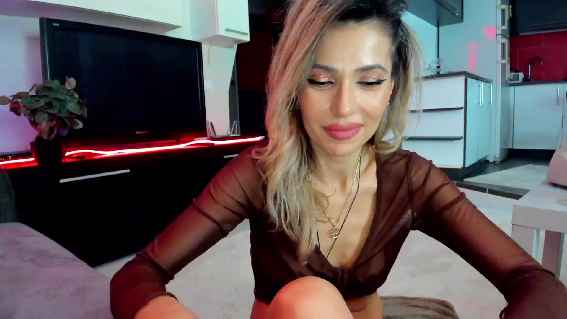 Gallery image thumbnail from RedButtMonkey's myfreecams stream on, 03/14/2024, 01:14 image 16 of 20