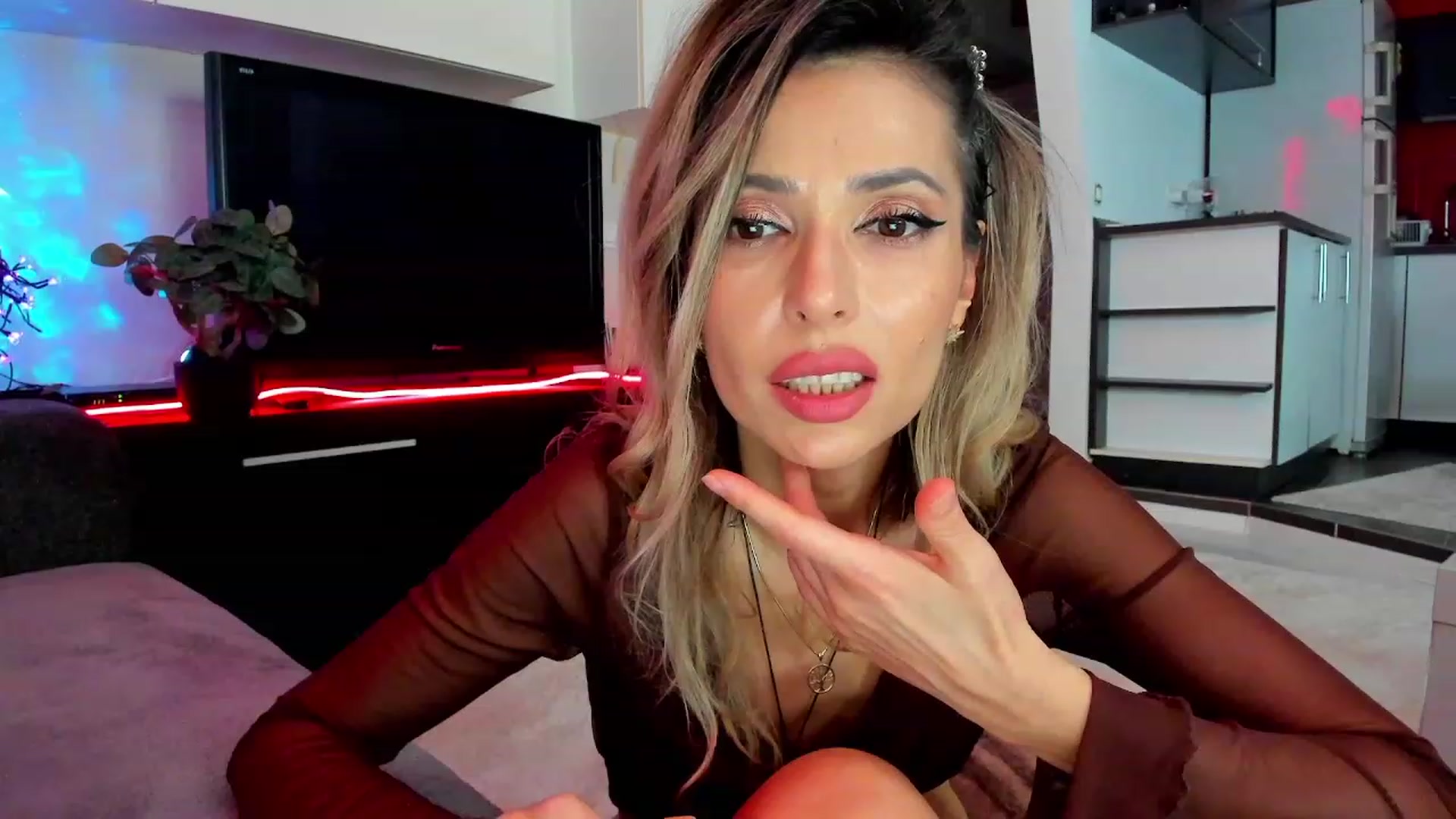Gallery image thumbnail from RedButtMonkey's myfreecams stream on, 03/14/2024, 01:14 image 1 of 20