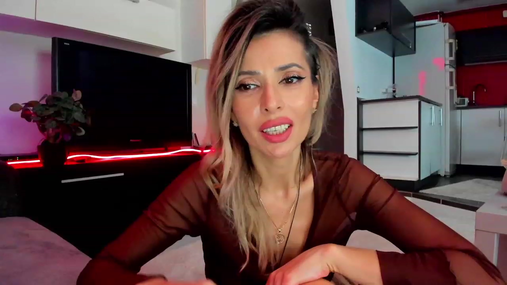 Gallery image thumbnail from RedButtMonkey's myfreecams stream on, 03/14/2024, 01:14 image 3 of 20