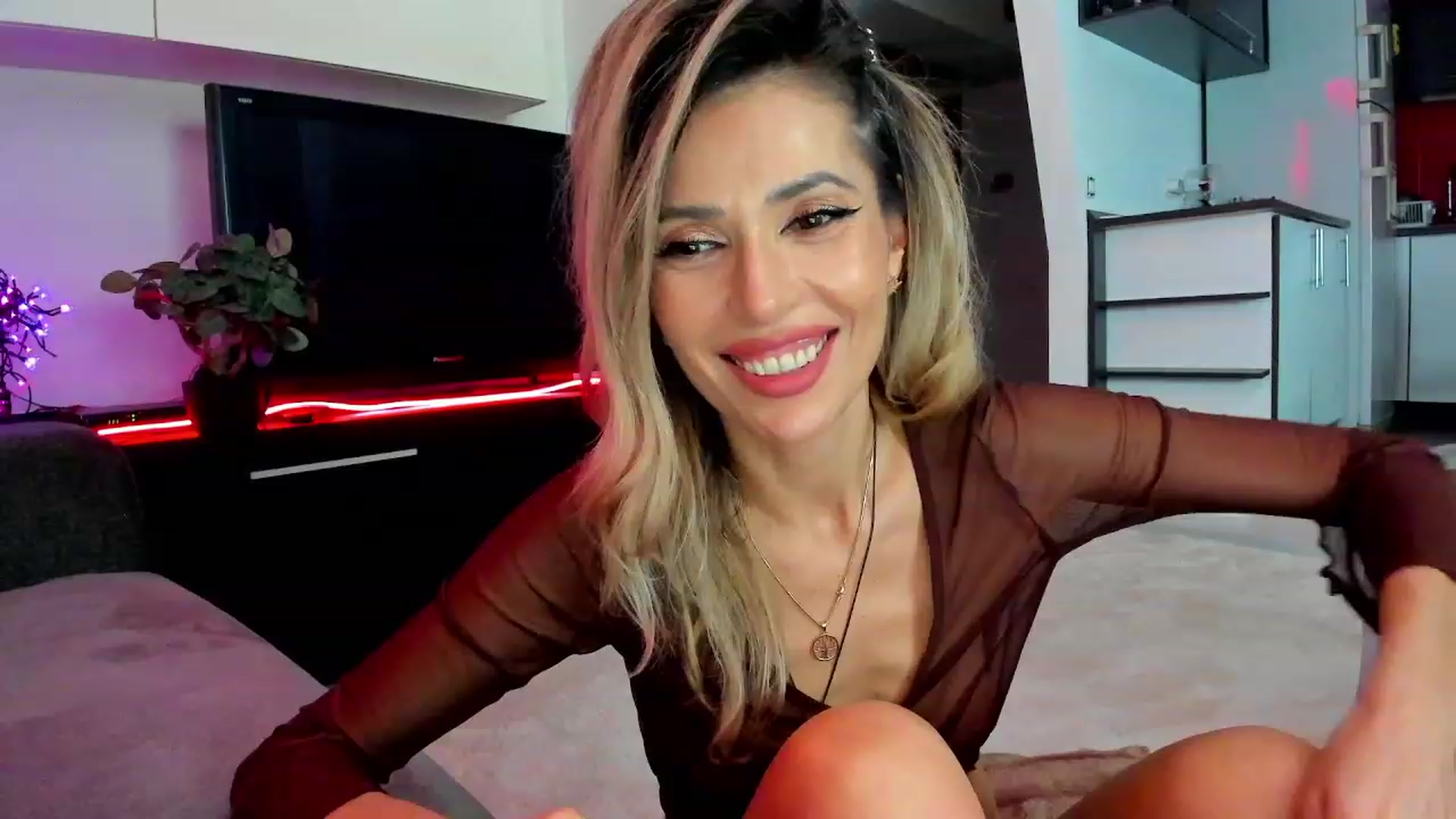 Gallery image thumbnail from RedButtMonkey's myfreecams stream on, 03/14/2024, 01:58 image 2 of 20