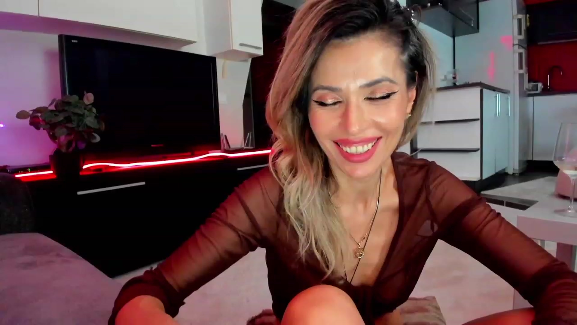 Gallery image thumbnail from RedButtMonkey's myfreecams stream on, 03/14/2024, 01:58 image 10 of 20