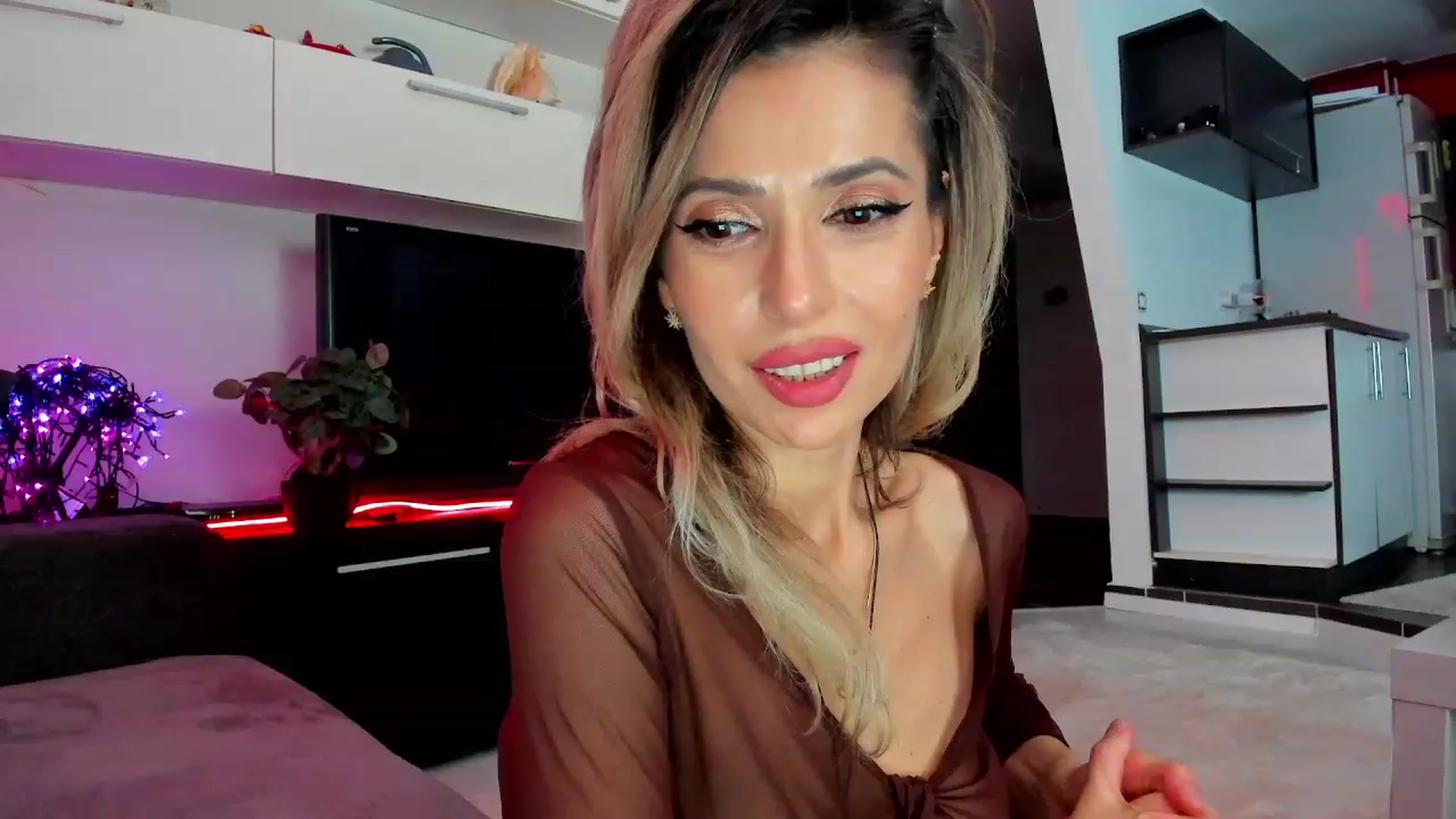 Gallery image thumbnail from RedButtMonkey's myfreecams stream on, 03/14/2024, 01:58 image 15 of 20