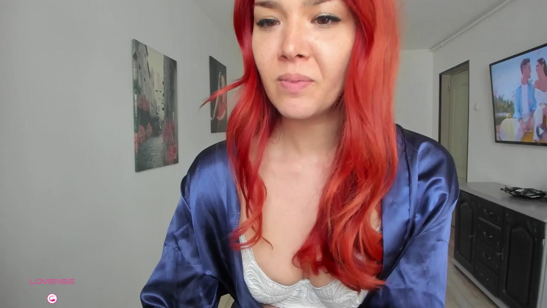 Gallery image thumbnail from RedFireVelvet's myfreecams stream on, 05/01/2026, 11:20 image 5 of 20