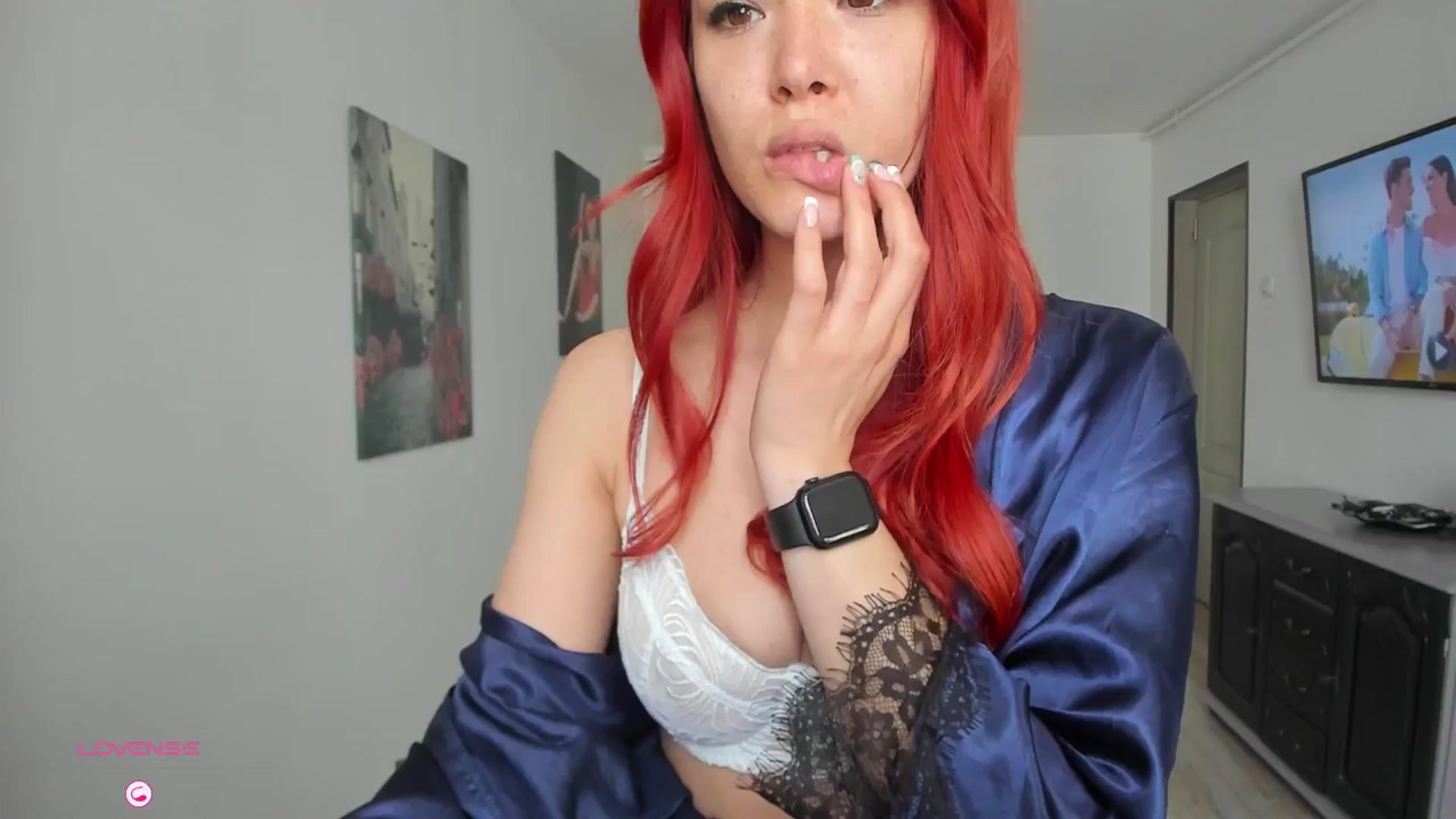 Gallery image thumbnail from RedFireVelvet's myfreecams stream on, 05/01/2026, 11:20 image 1 of 20
