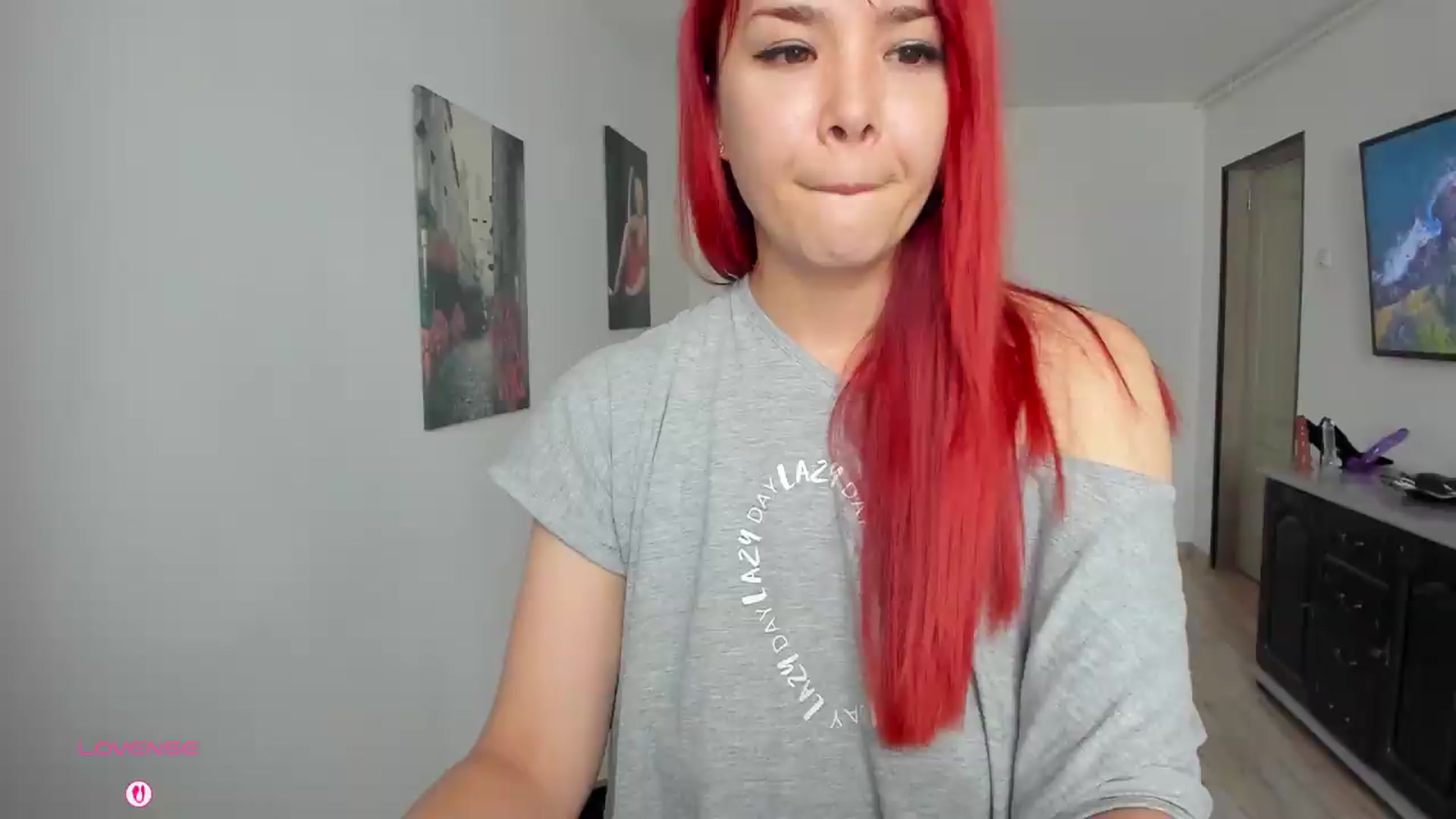 Gallery image thumbnail from RedFireVelvet's myfreecams stream on, 06/25/2026, 09:58 image 14 of 20