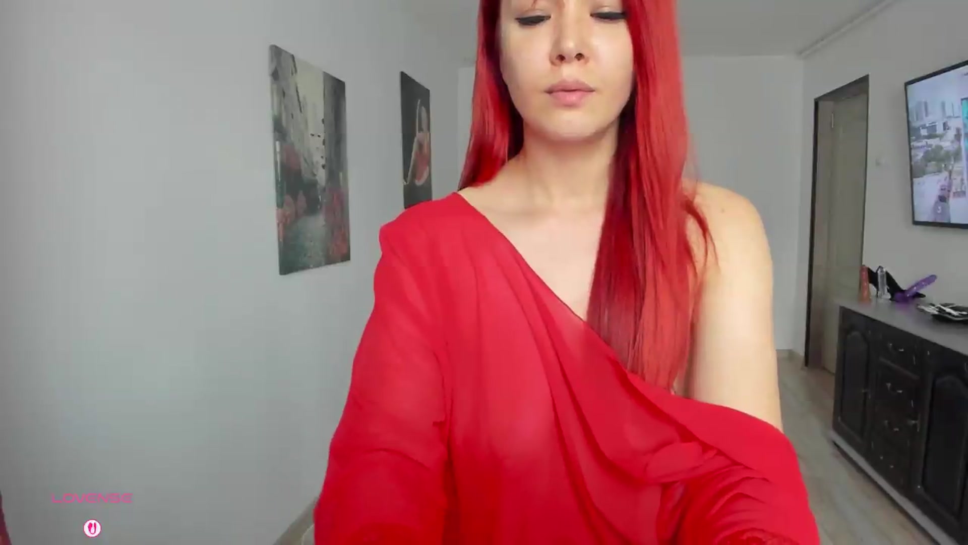 Gallery image thumbnail from RedFireVelvet's myfreecams stream on, 06/26/2026, 10:12 image 14 of 20