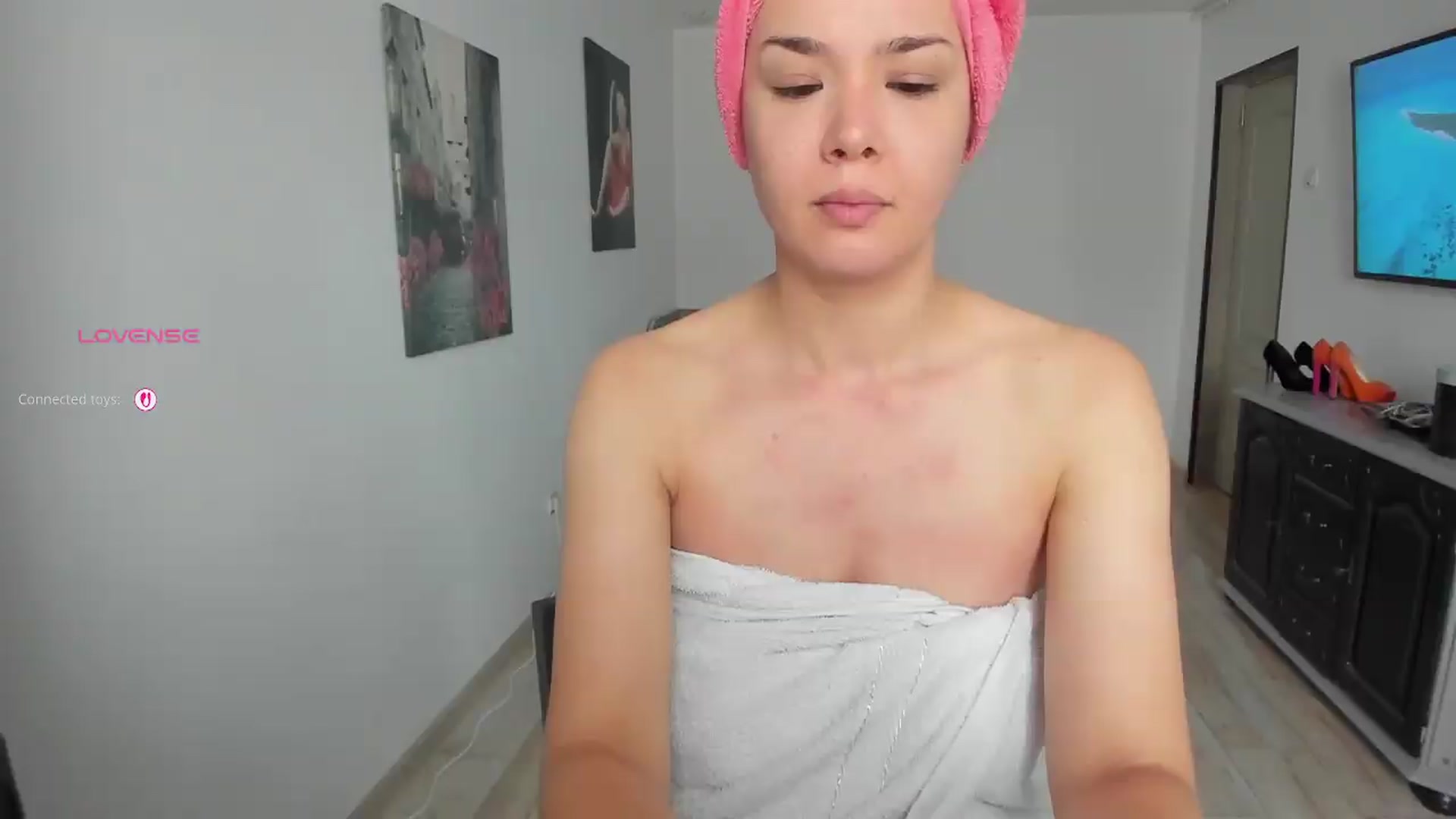 Gallery image thumbnail from RedFireVelvet's myfreecams stream on, 08/13/2026, 11:47 image 3 of 20