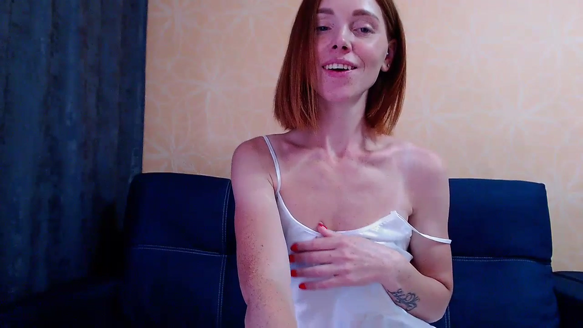 Gallery image thumbnail from Red_Alina's myfreecams stream on, 06/30/2023, 03:30 image 13 of 20
