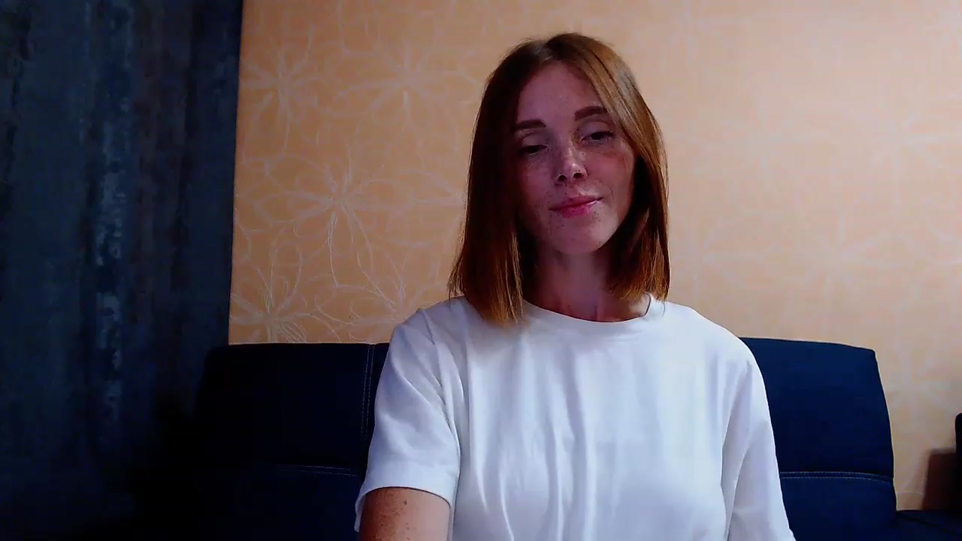 Gallery image thumbnail from Red_Alina's myfreecams stream on, 08/04/2023, 03:00 image 14 of 20