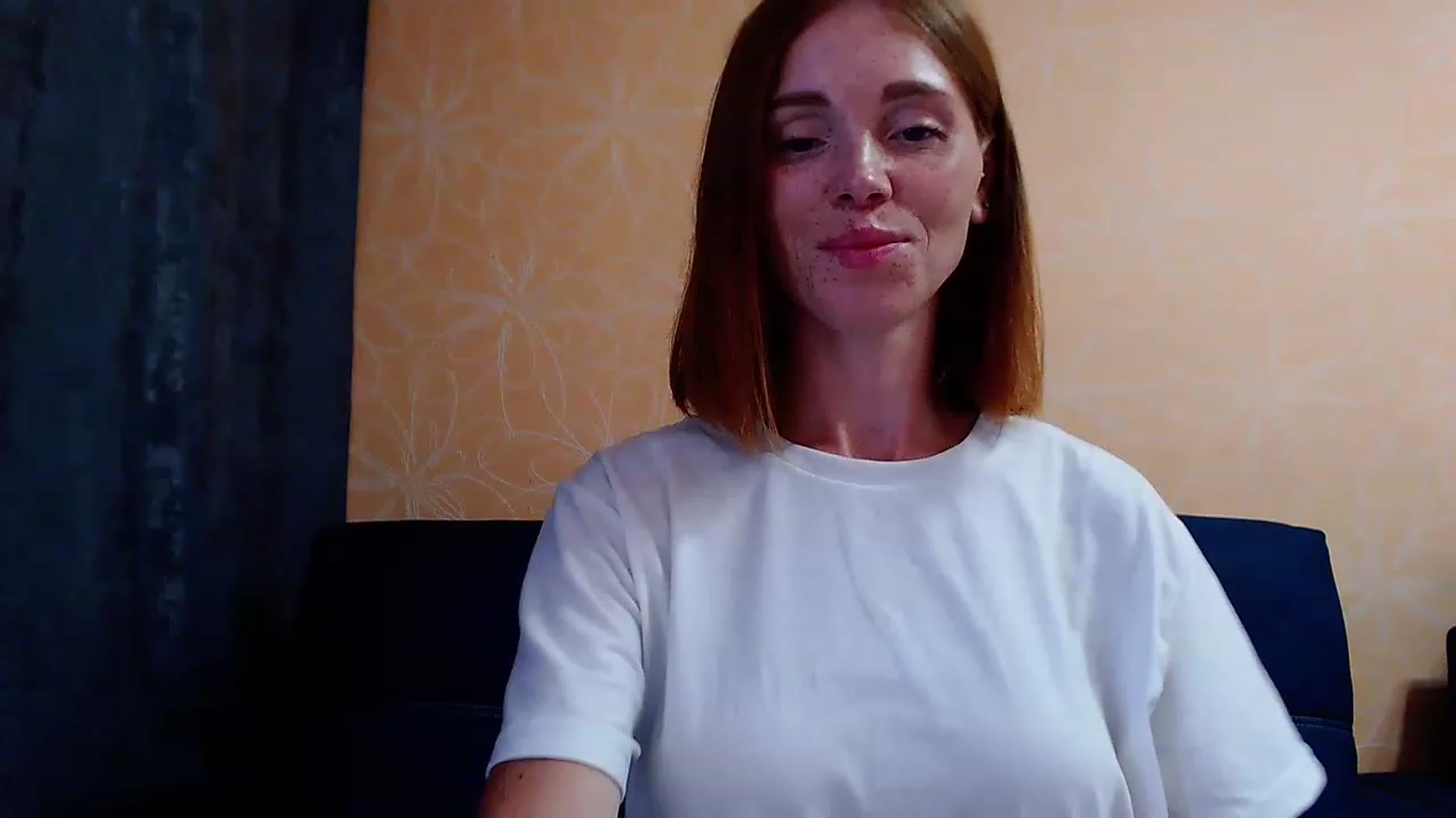 Gallery image thumbnail from Red_Alina's myfreecams stream on, 08/04/2023, 03:00 image 8 of 20