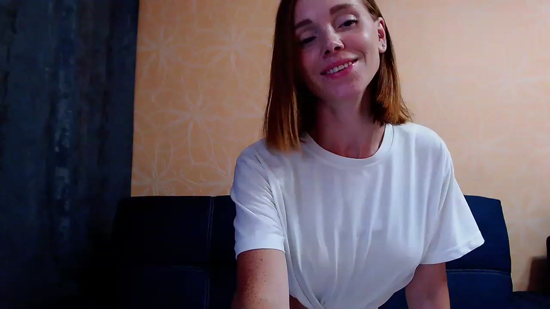 Gallery image thumbnail from Red_Alina's myfreecams stream on, 08/04/2023, 03:00 image 12 of 20