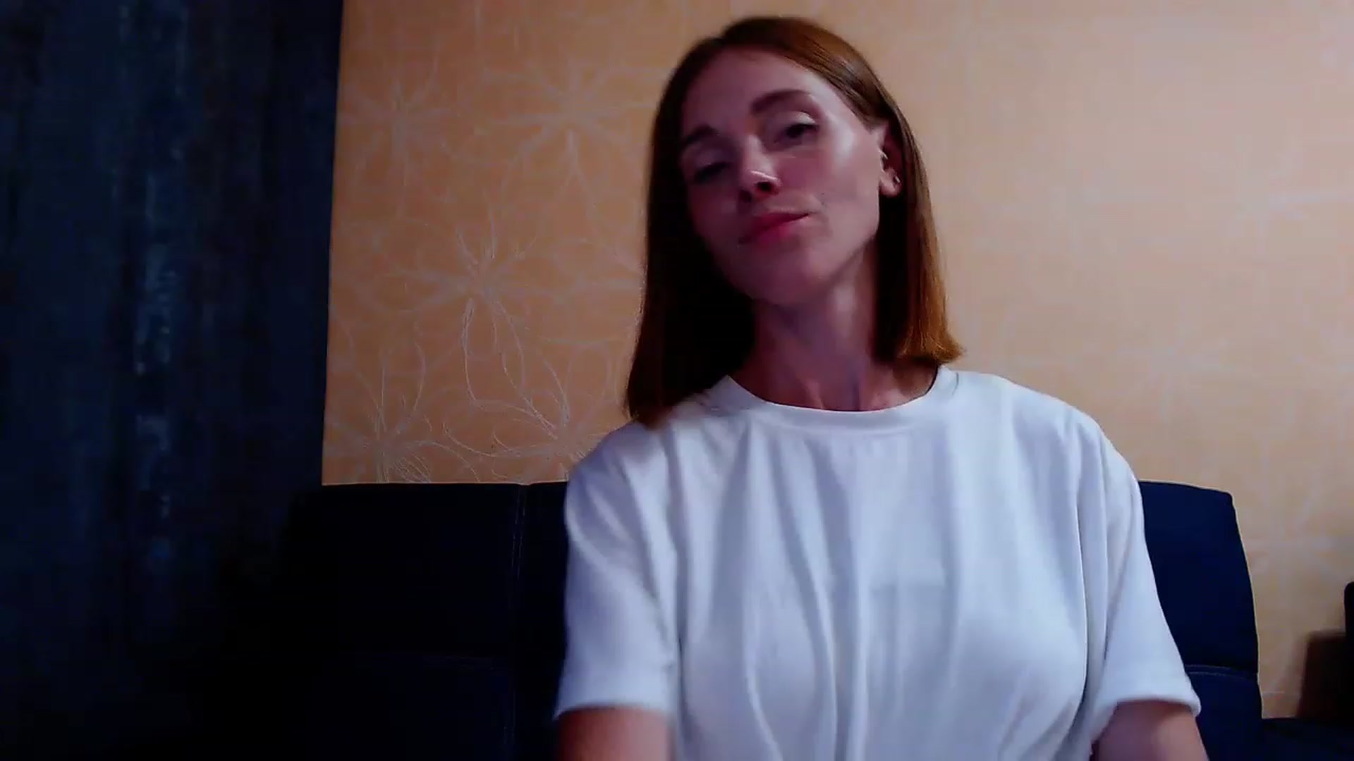 Gallery image thumbnail from Red_Alina's myfreecams stream on, 08/04/2023, 03:00 image 18 of 20
