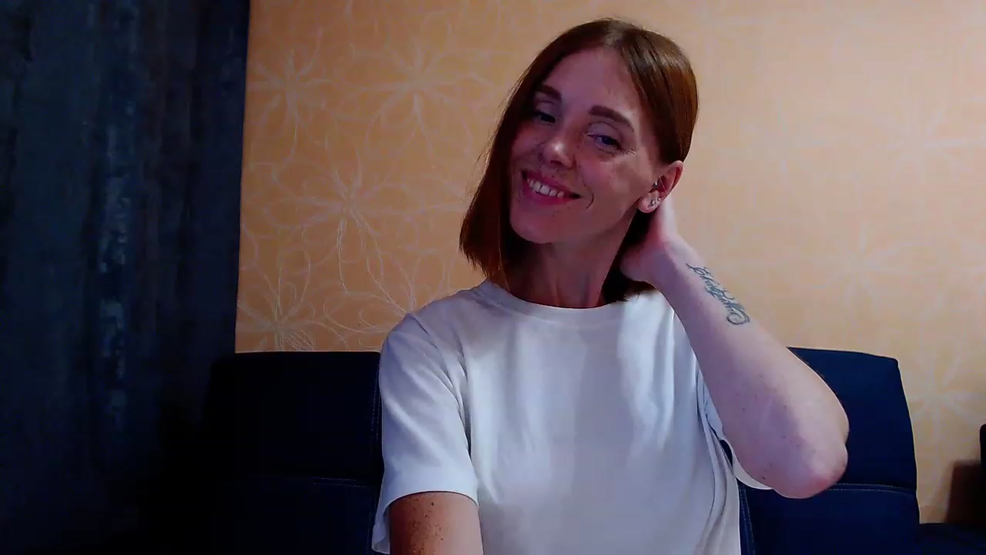 Gallery image thumbnail from Red_Alina's myfreecams stream on, 08/04/2023, 03:00 image 9 of 20