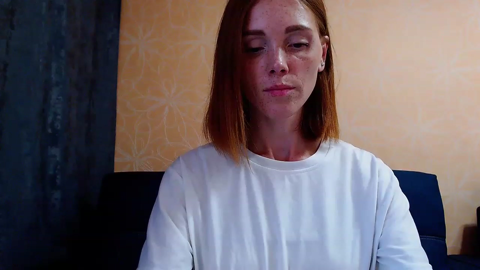 Gallery image thumbnail from Red_Alina's myfreecams stream on, 08/04/2023, 03:00 image 16 of 20