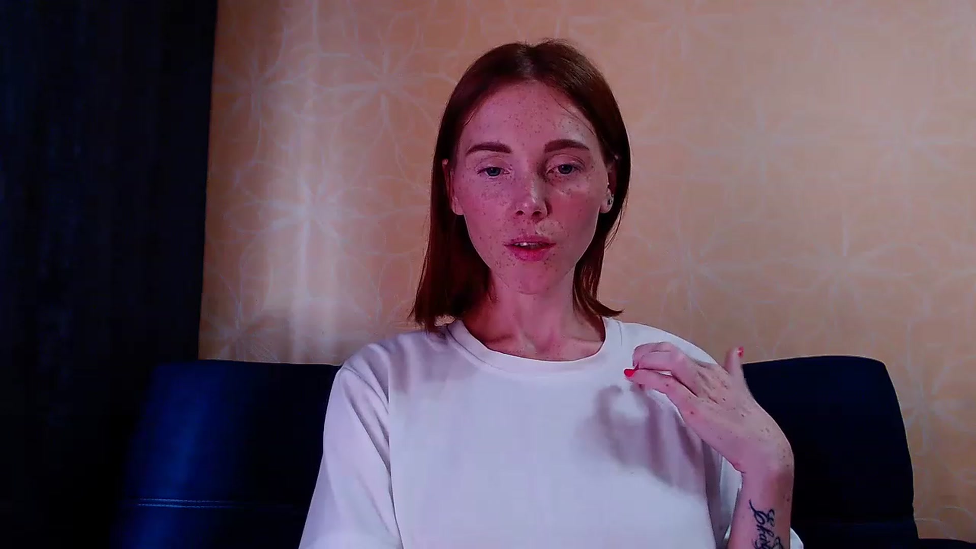 Gallery image thumbnail from Red_Alina's myfreecams stream on, 08/07/2023, 03:59 image 7 of 20