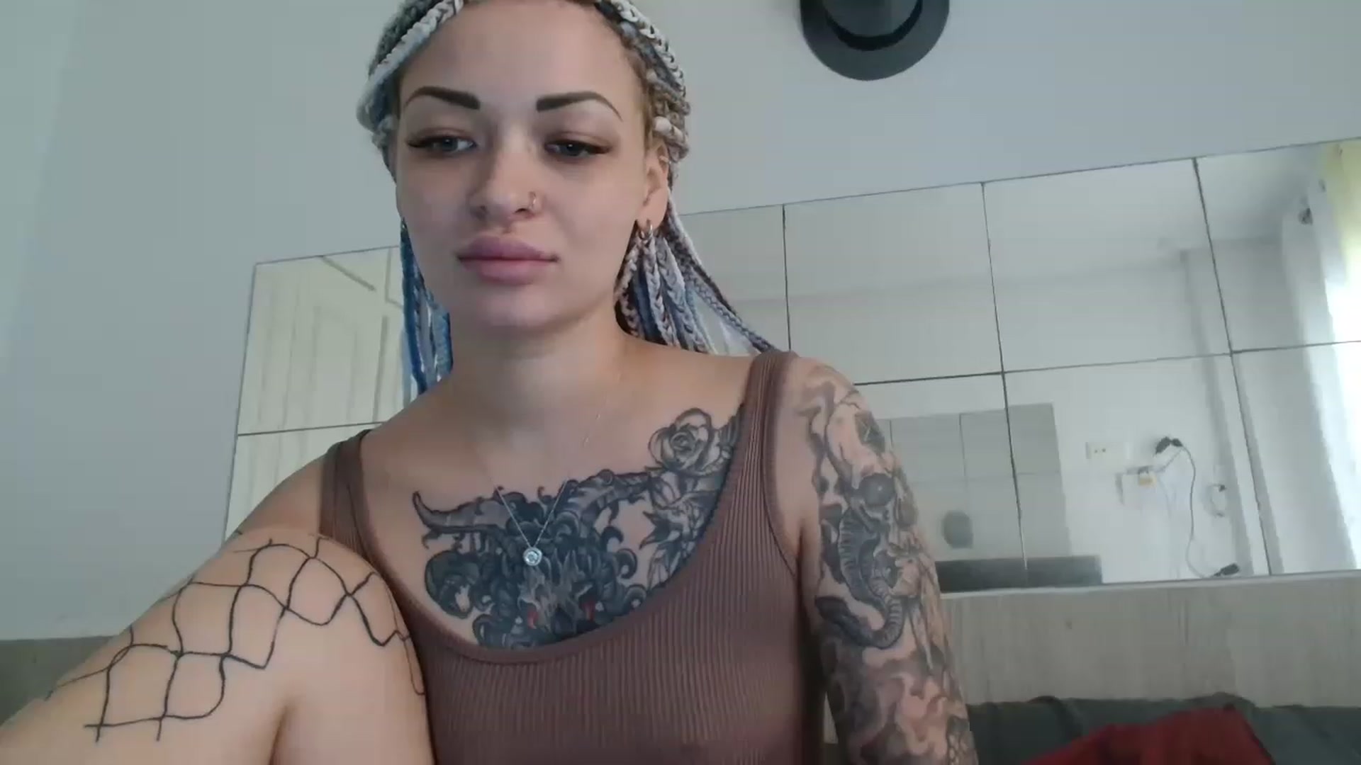 Gallery image thumbnail from Red_Ange1's myfreecams stream on, 01/13/2023, 12:38 image 5 of 20