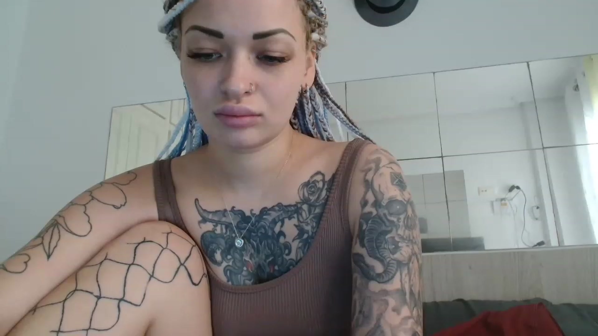 Gallery image thumbnail from Red_Ange1's myfreecams stream on, 01/13/2023, 12:38 image 9 of 20