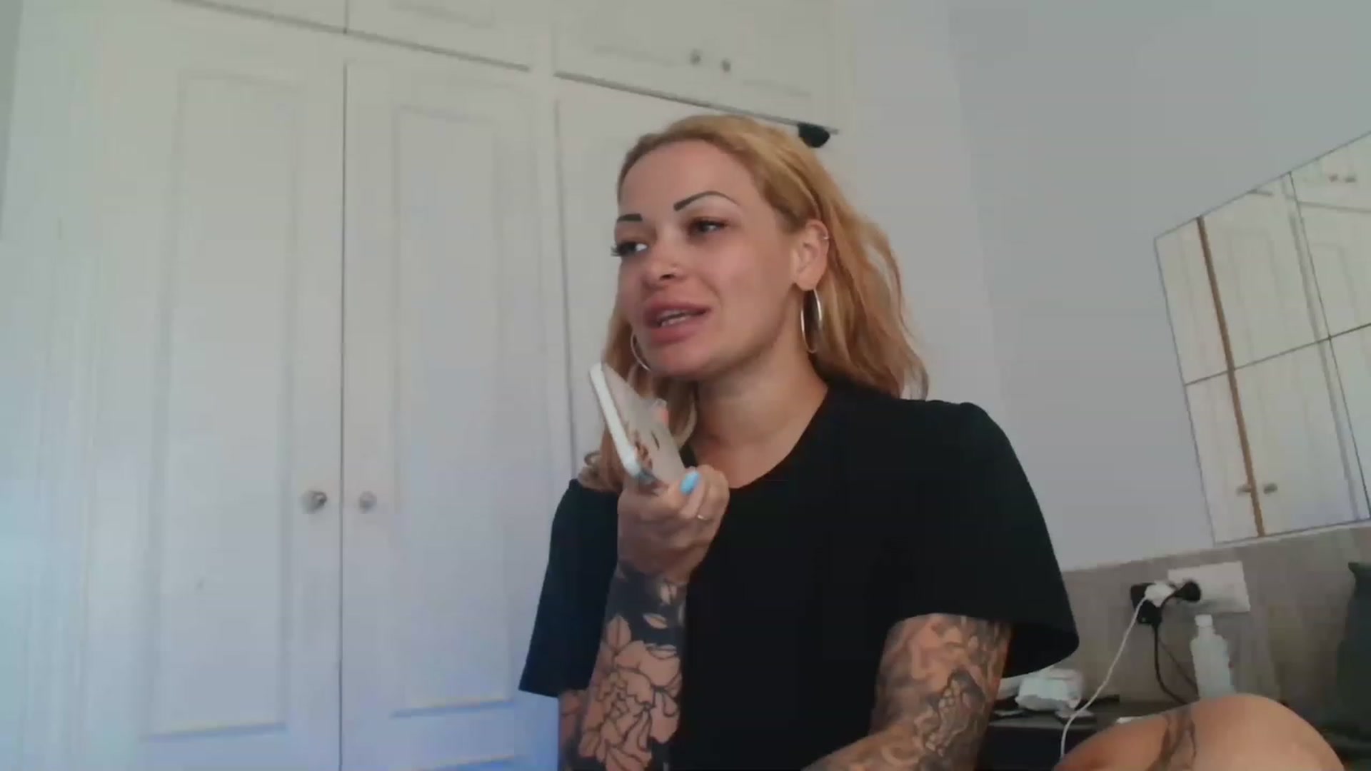 Gallery image thumbnail from Red_Ange1's myfreecams stream on, 05/03/2023, 15:48 image 10 of 20